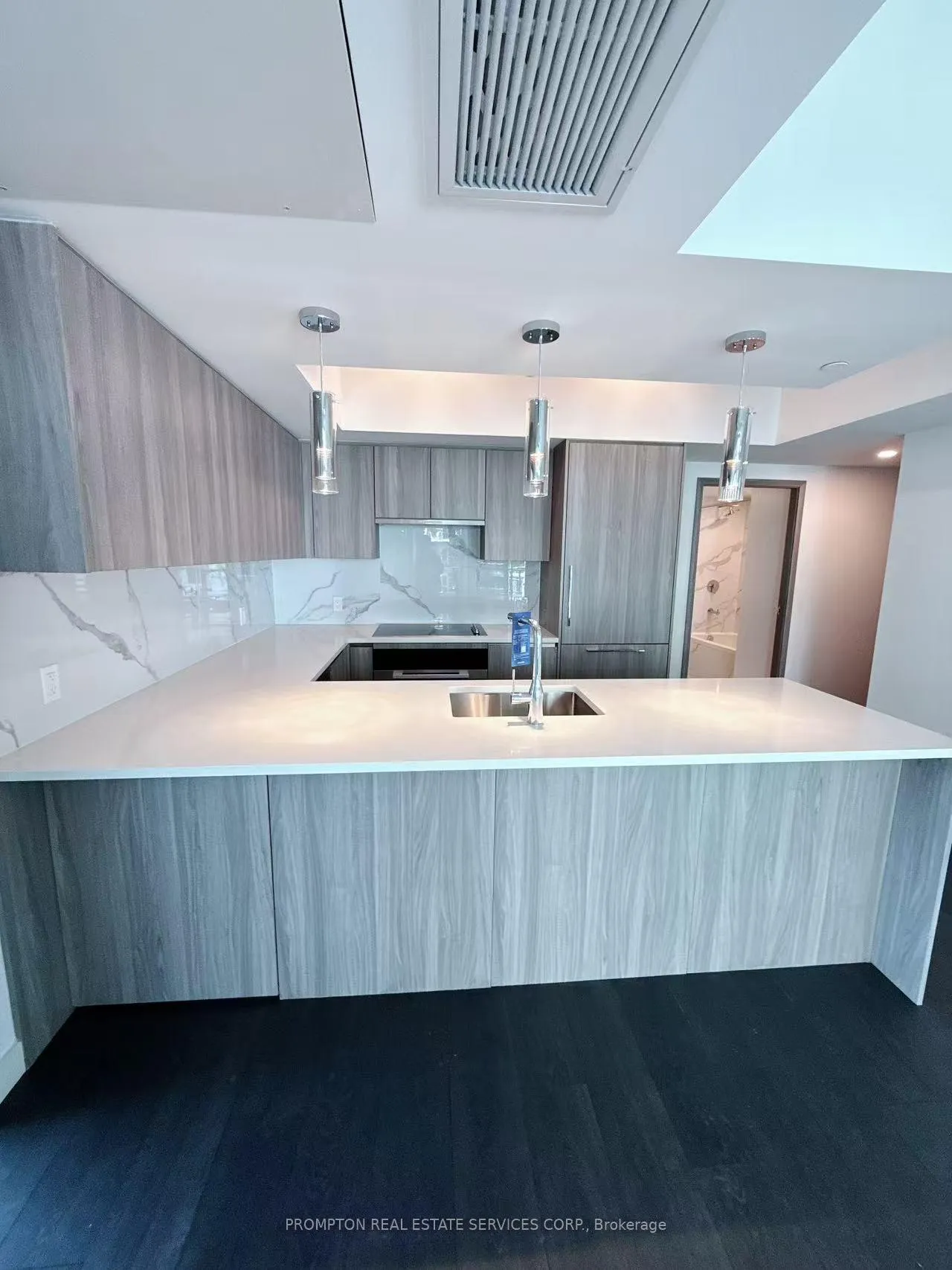 Photo 15 of Unit 1905, 1 Concord Cityplace Way, Toronto, Waterfront Communities — HOMEH
