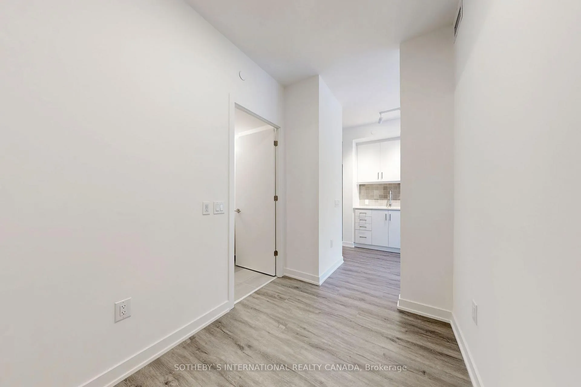 Photo 7 of Unit 310, 9 Tecumseth Street, Toronto, Niagara — HOMEH