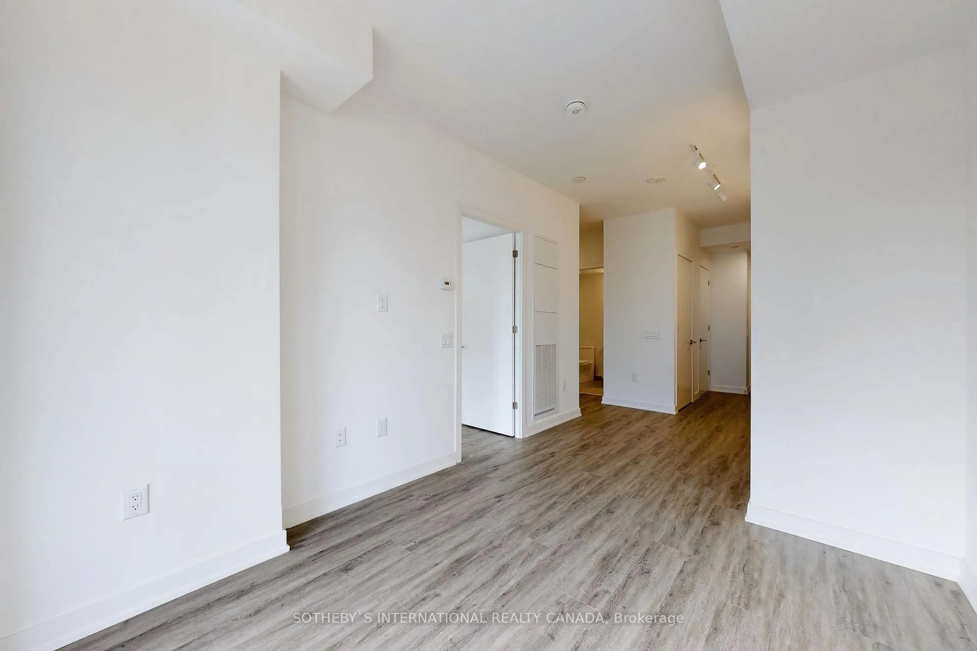 Photo 14 of Unit 310, 9 Tecumseth Street, Toronto, Niagara — HOMEH