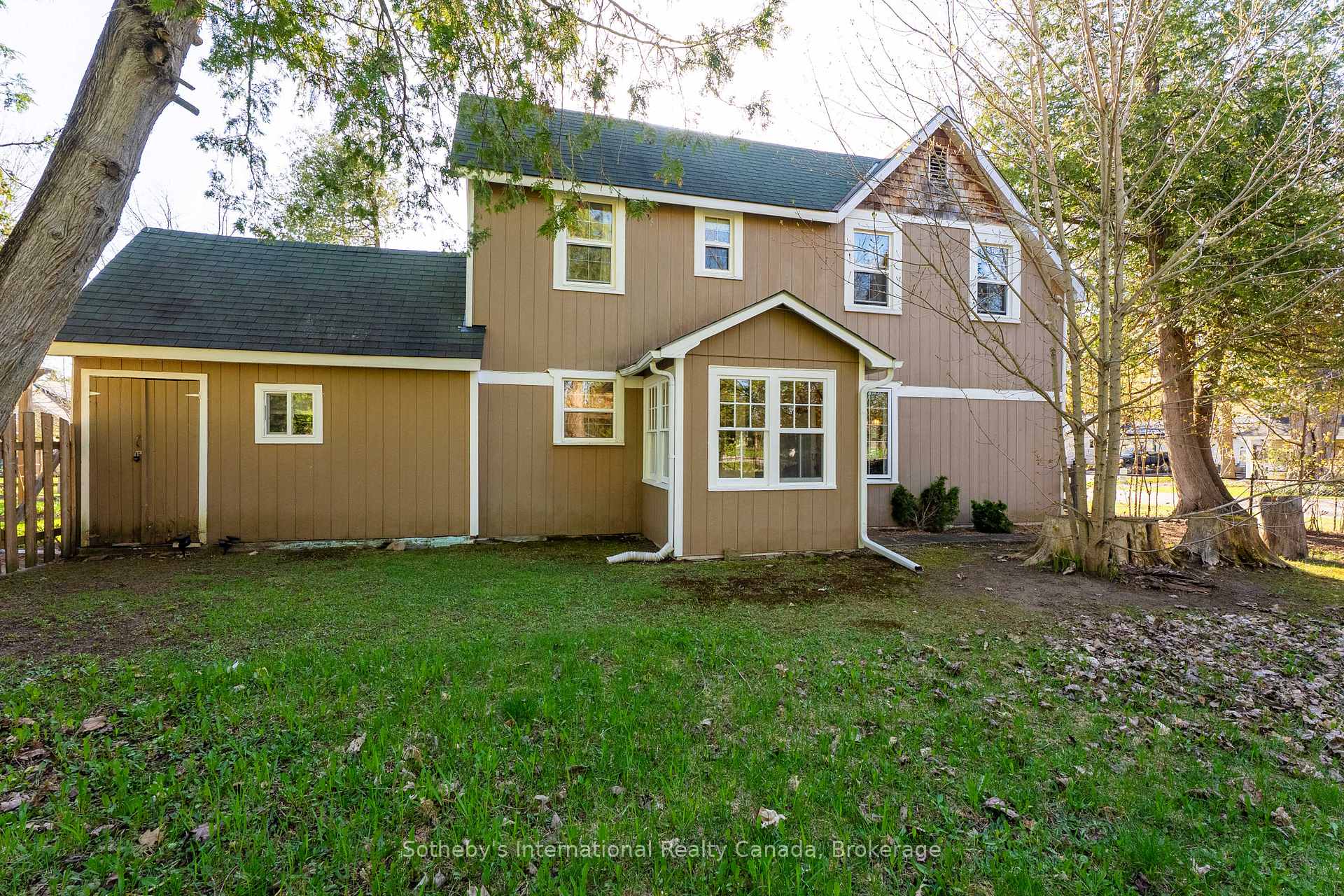 Photo 4 of 325 Farquhar Street, Gravenhurst, Muskoka (S) — HOMEH