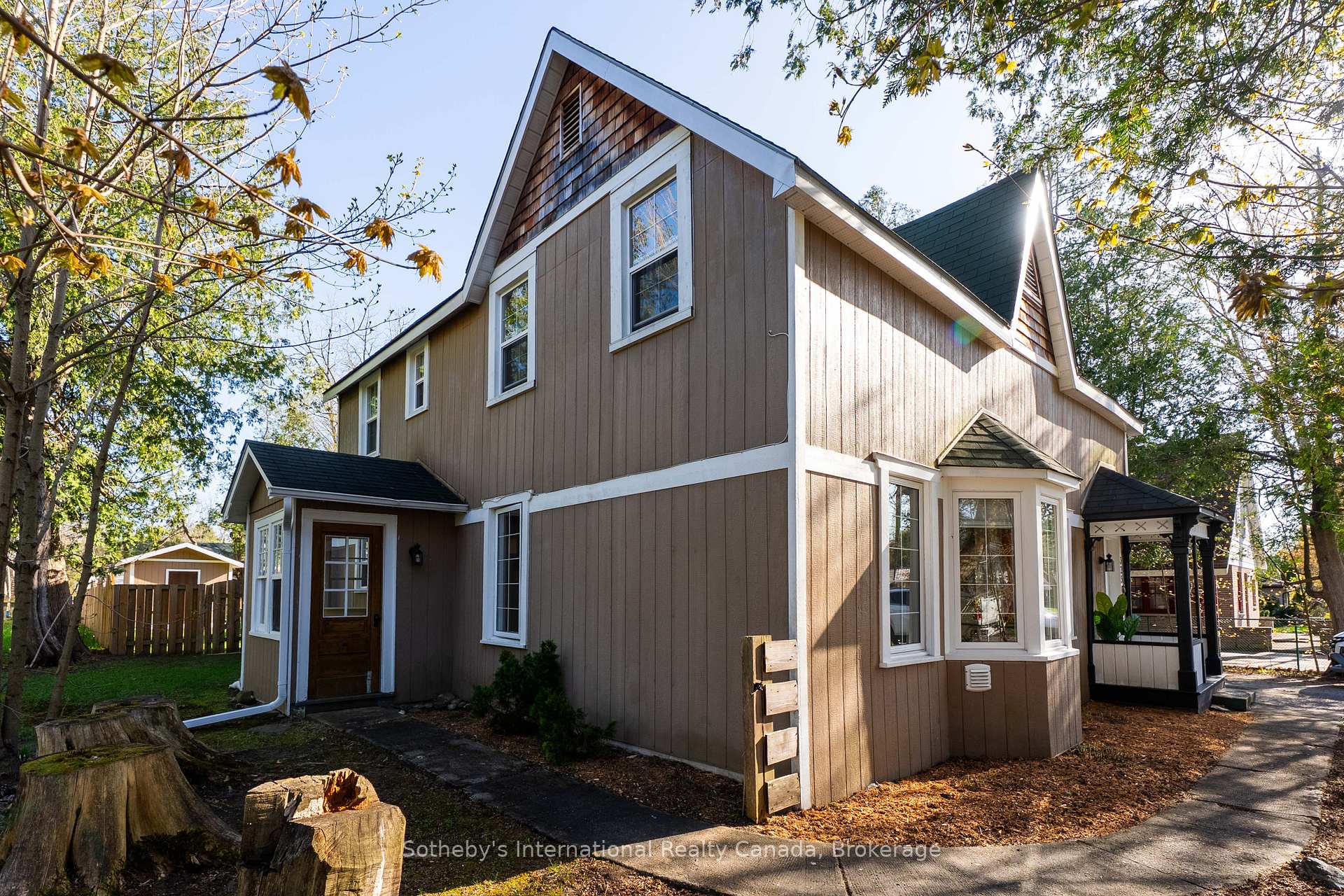 Photo 5 of 325 Farquhar Street, Gravenhurst, Muskoka (S) — HOMEH