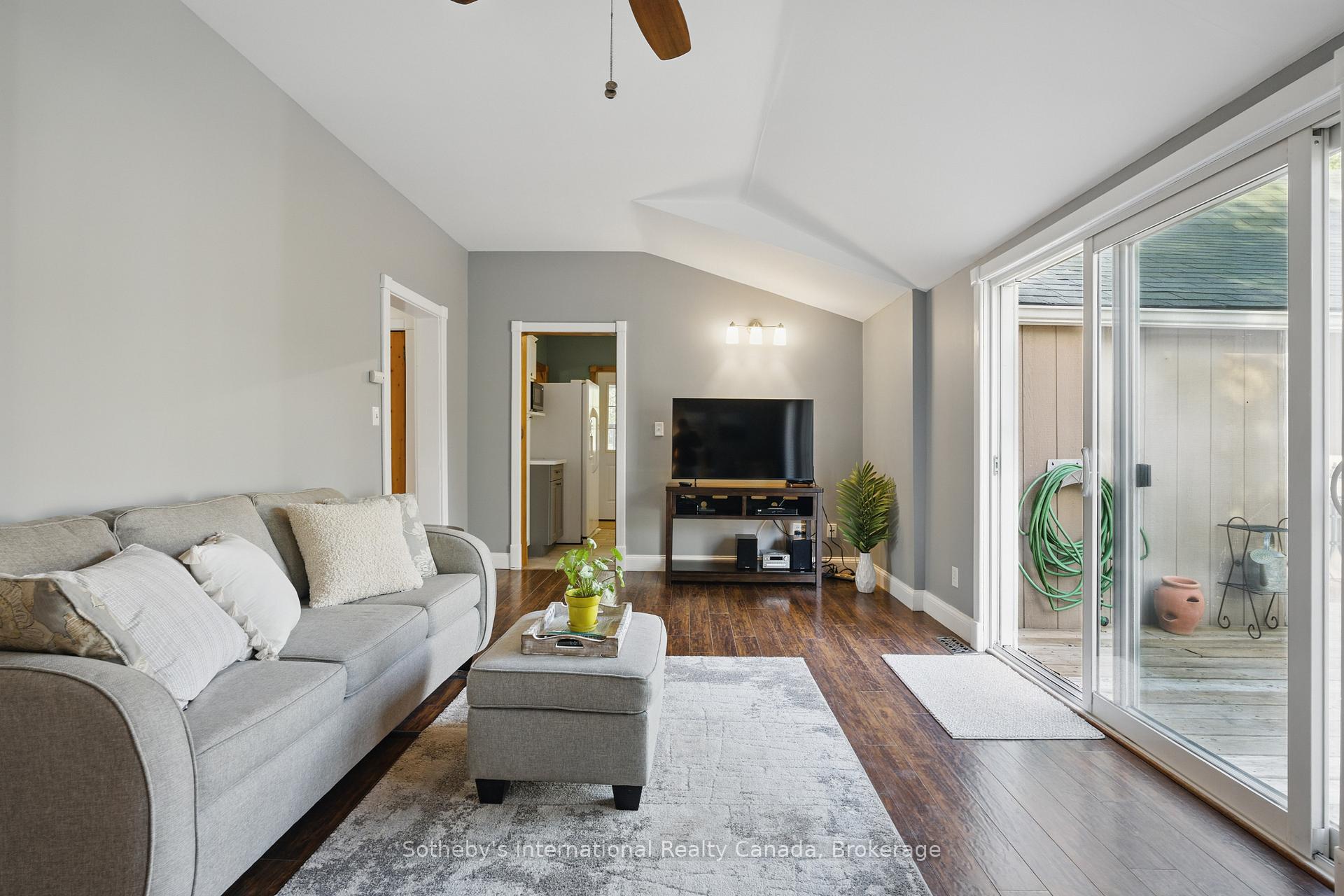 Photo 15 of 325 Farquhar Street, Gravenhurst, Muskoka (S) — HOMEH