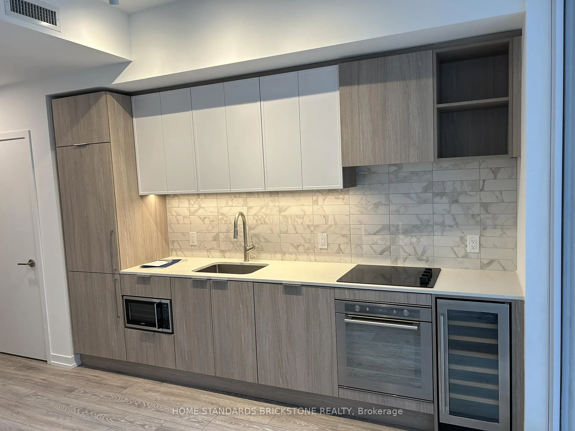 Front of Unit 739, 2020 Bathurst Street