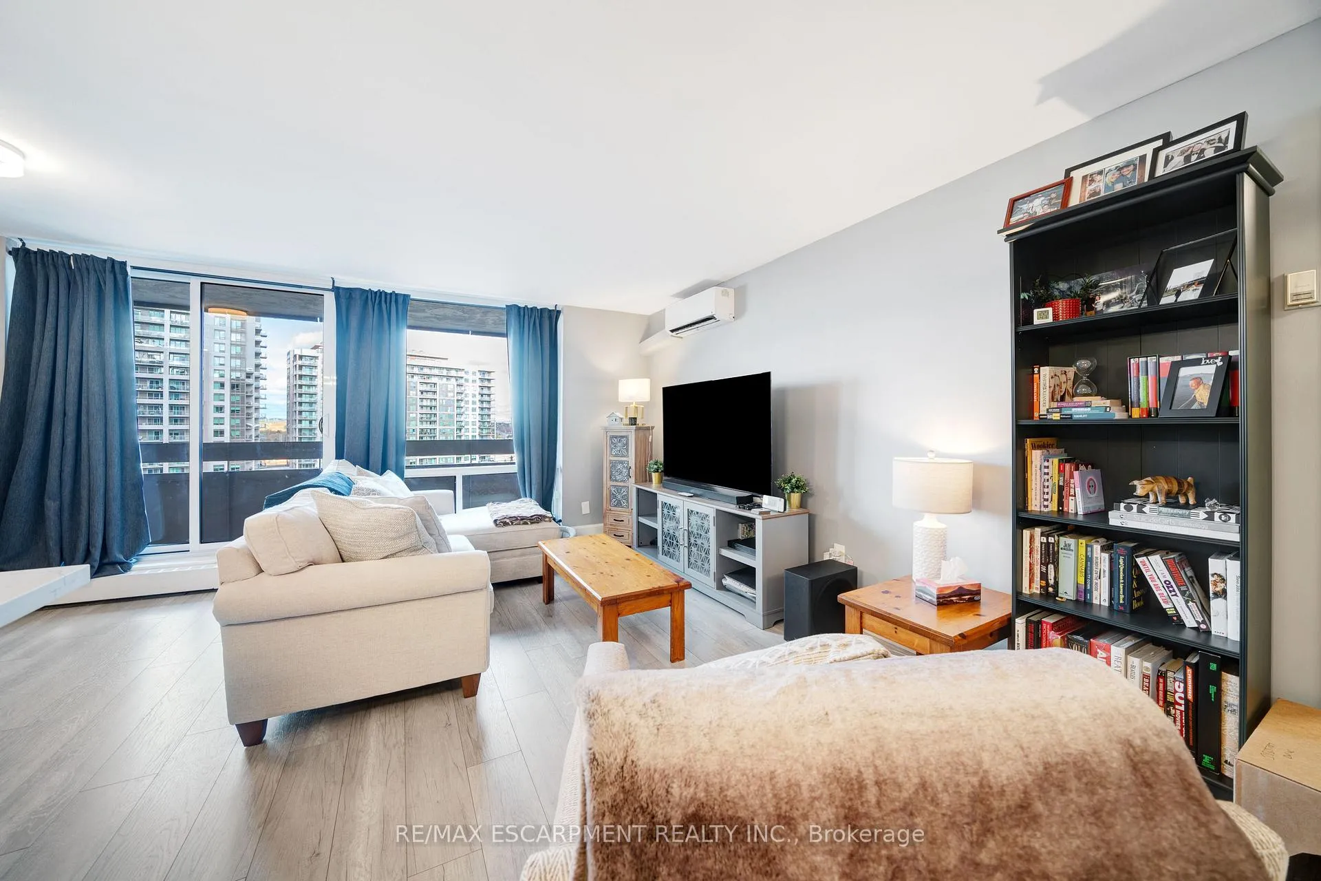 Photo 7 of Unit 1103, 1210 Radom Street, Pickering, Bay Ridges — HOMEH