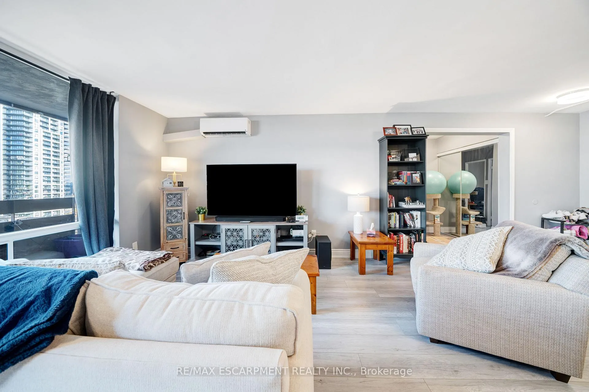 Photo 8 of Unit 1103, 1210 Radom Street, Pickering, Bay Ridges — HOMEH