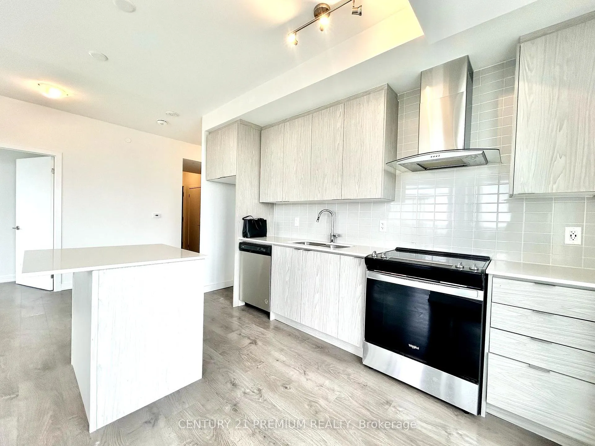 Photo 7 of Unit 1702, 55 Duke Street, Kitchener, City Commercial Core — HOMEH