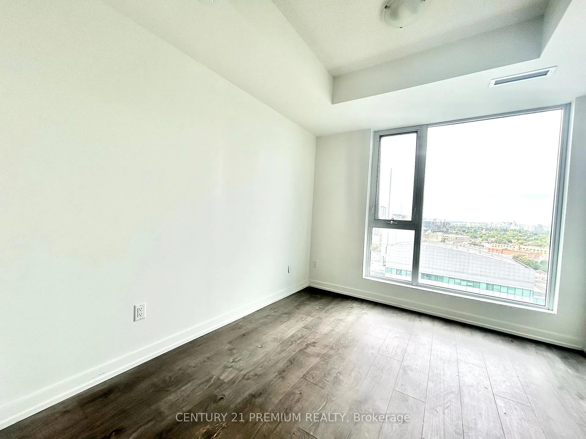 Photo 10 of Unit 1702, 55 Duke Street, Kitchener, City Commercial Core — HOMEH