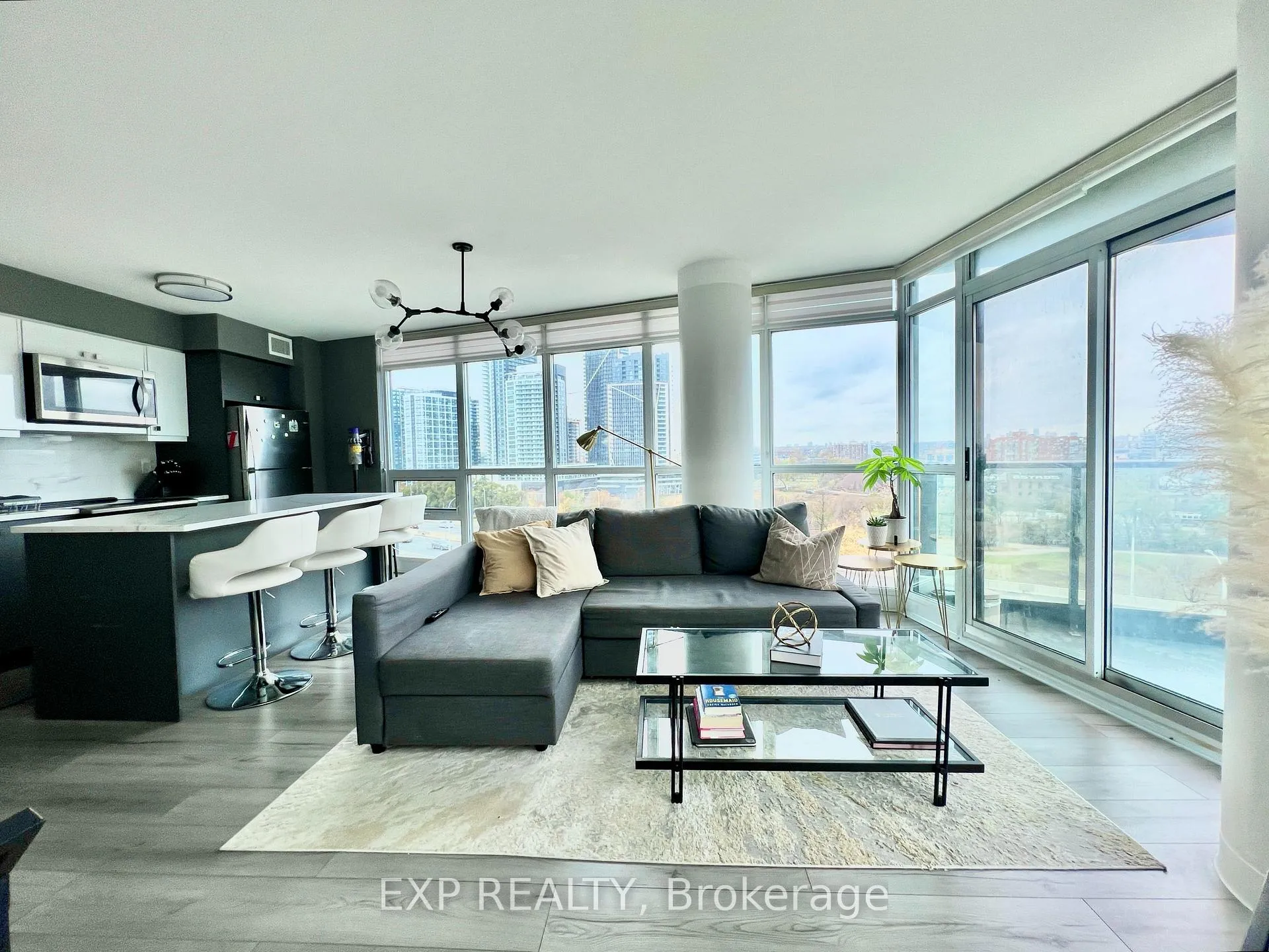 Photo 4 of Unit 1309, 231 Fort York Boulevard, Toronto, Niagara — HOMEH