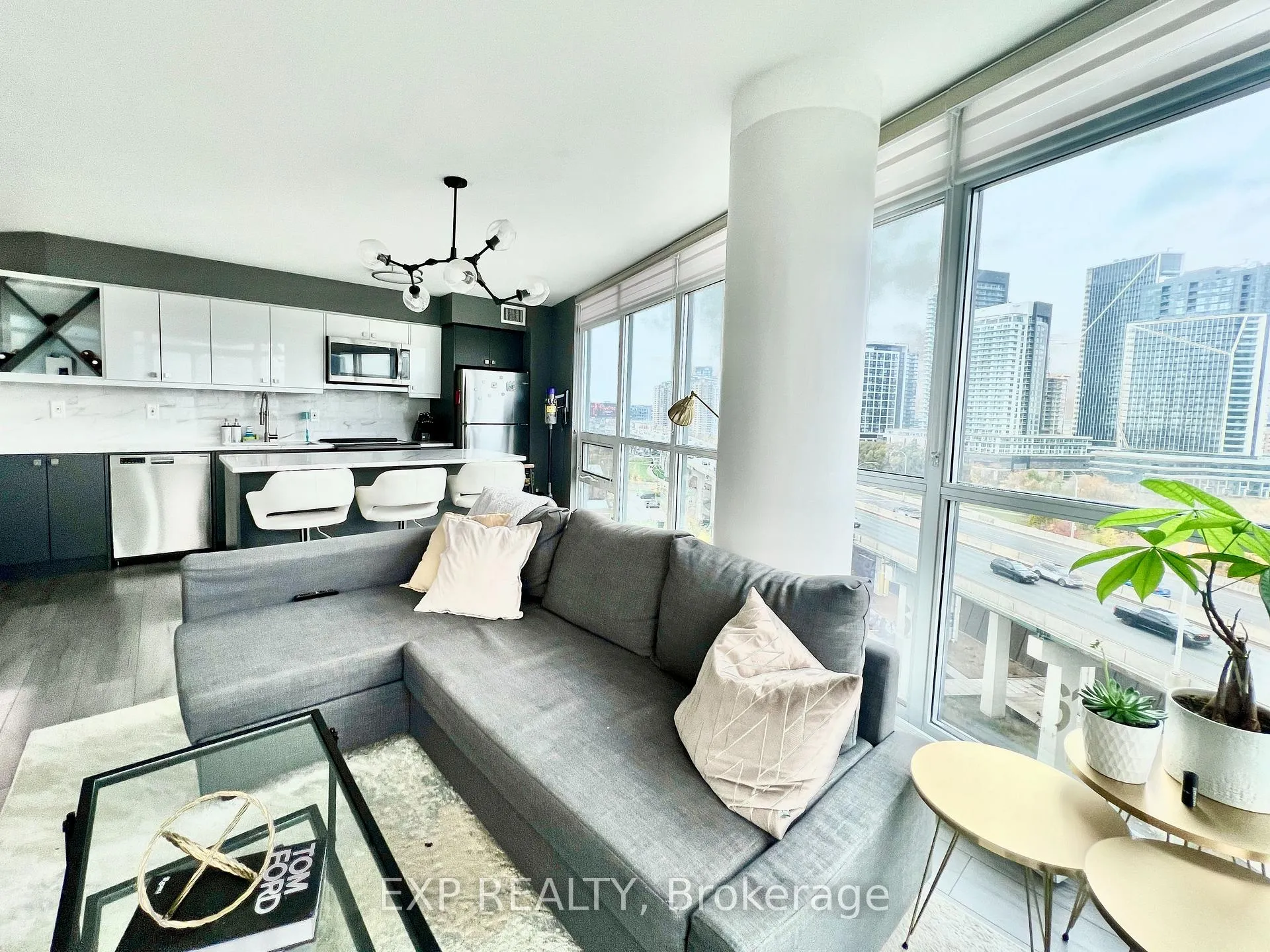 Photo 5 of Unit 1309, 231 Fort York Boulevard, Toronto, Niagara — HOMEH