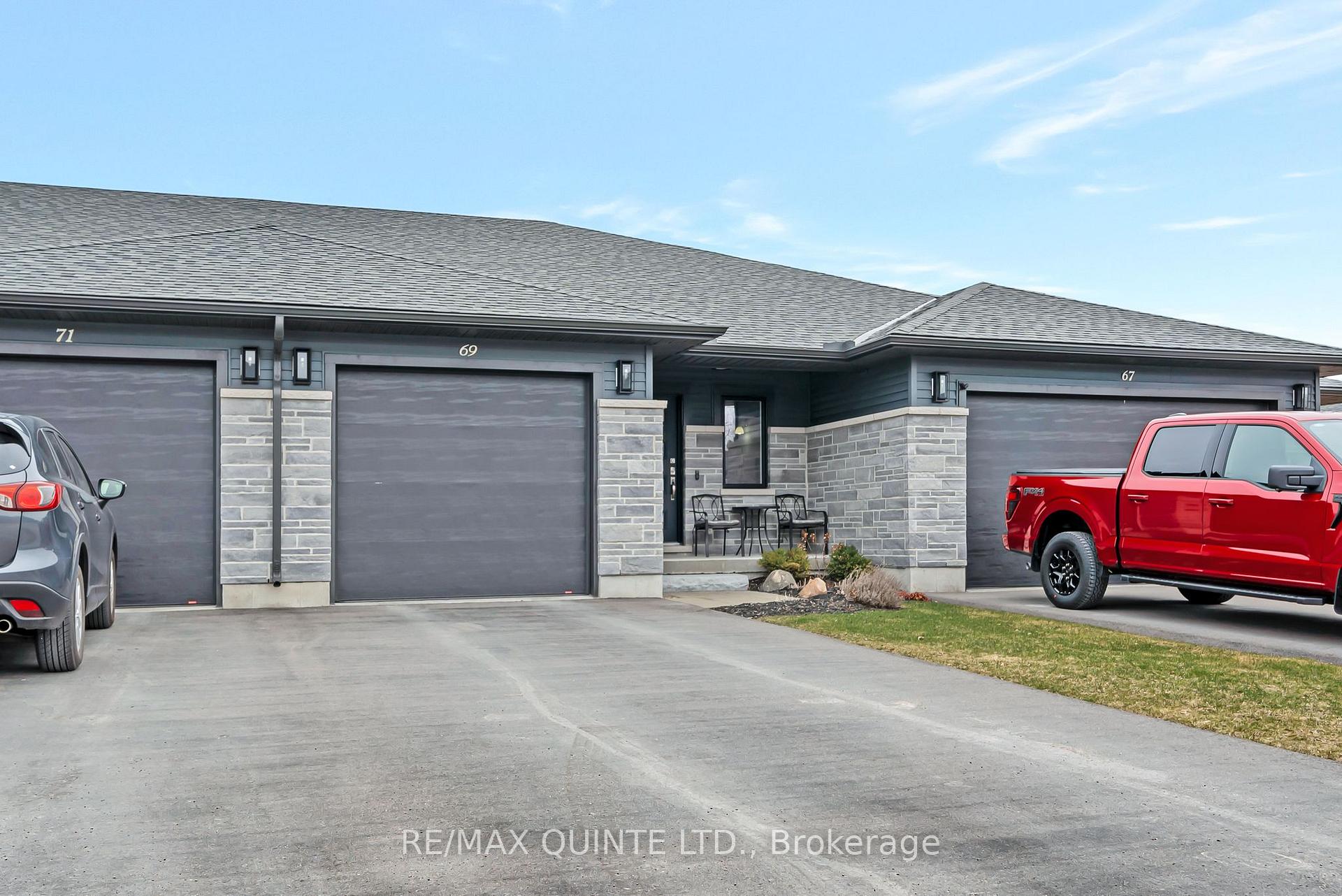 Photo 2 of 69 Dewal Place, Belleville, Belleville Ward — HOMEH