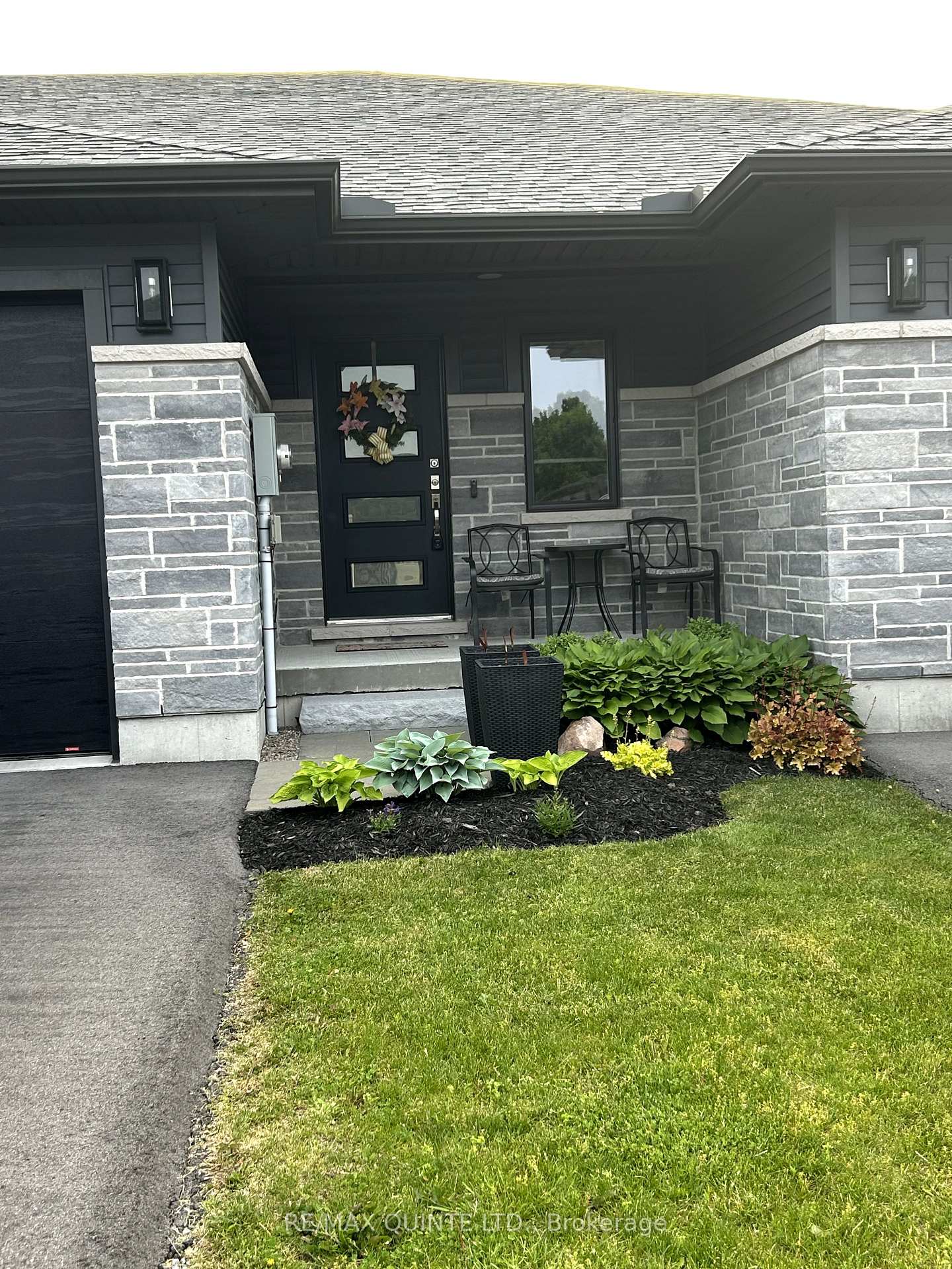 Photo 3 of 69 Dewal Place, Belleville, Belleville Ward — HOMEH