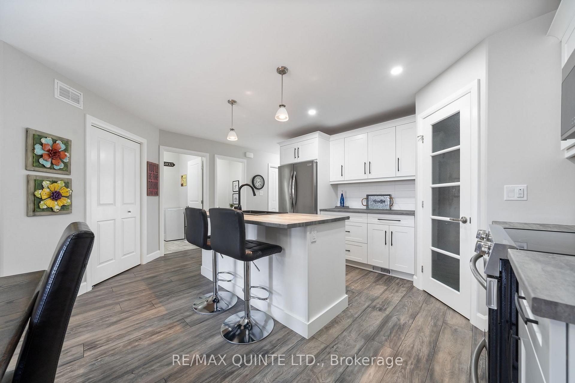 Photo 6 of 69 Dewal Place, Belleville, Belleville Ward — HOMEH