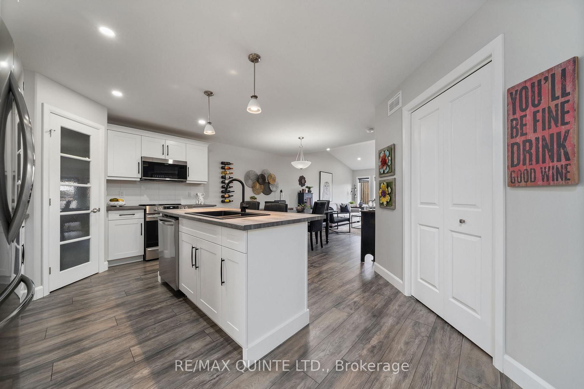 Photo 7 of 69 Dewal Place, Belleville, Belleville Ward — HOMEH