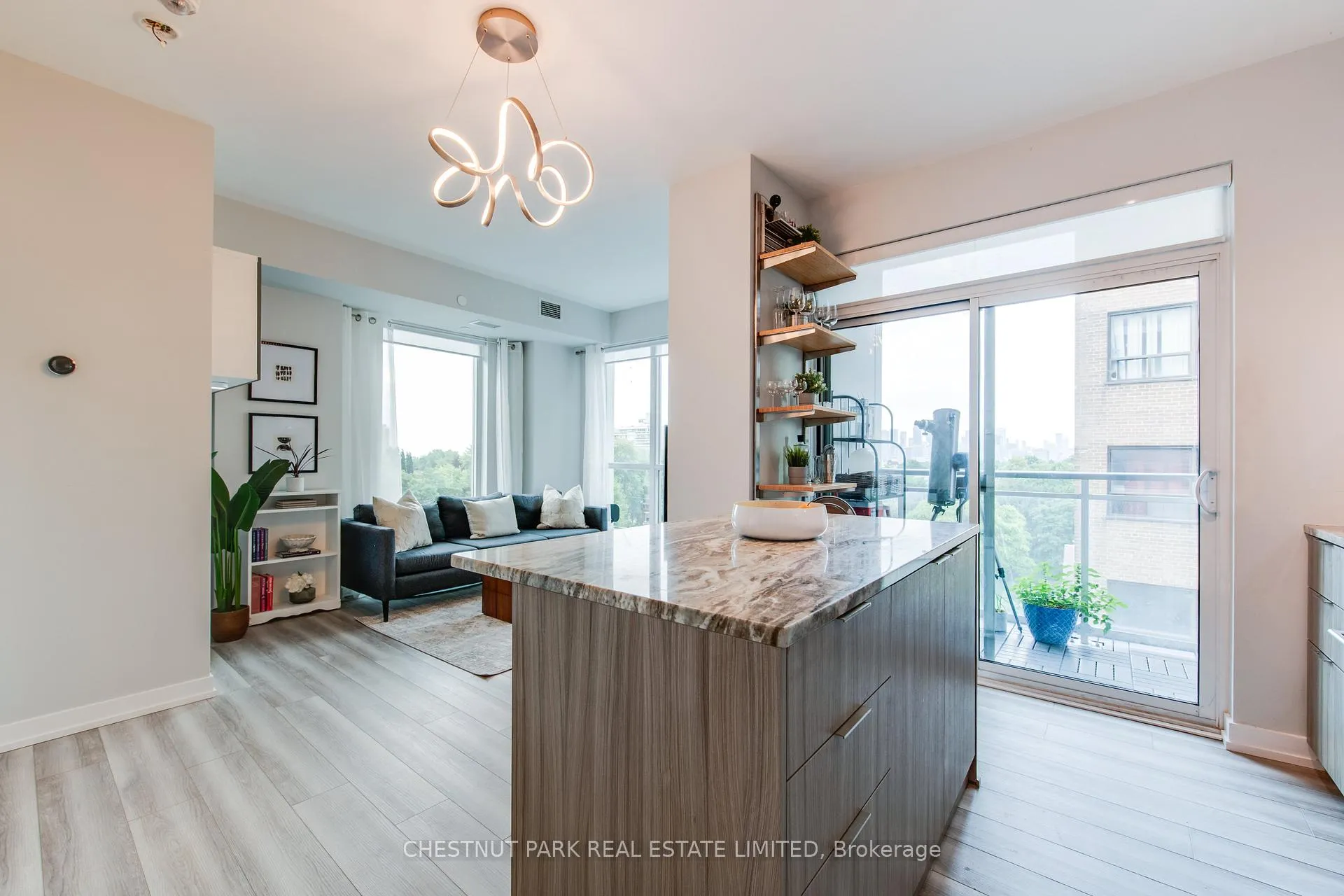 Photo 2 of Unit 614, 223 St. Clair Avenue W, Toronto, Casa Loma — HOMEH