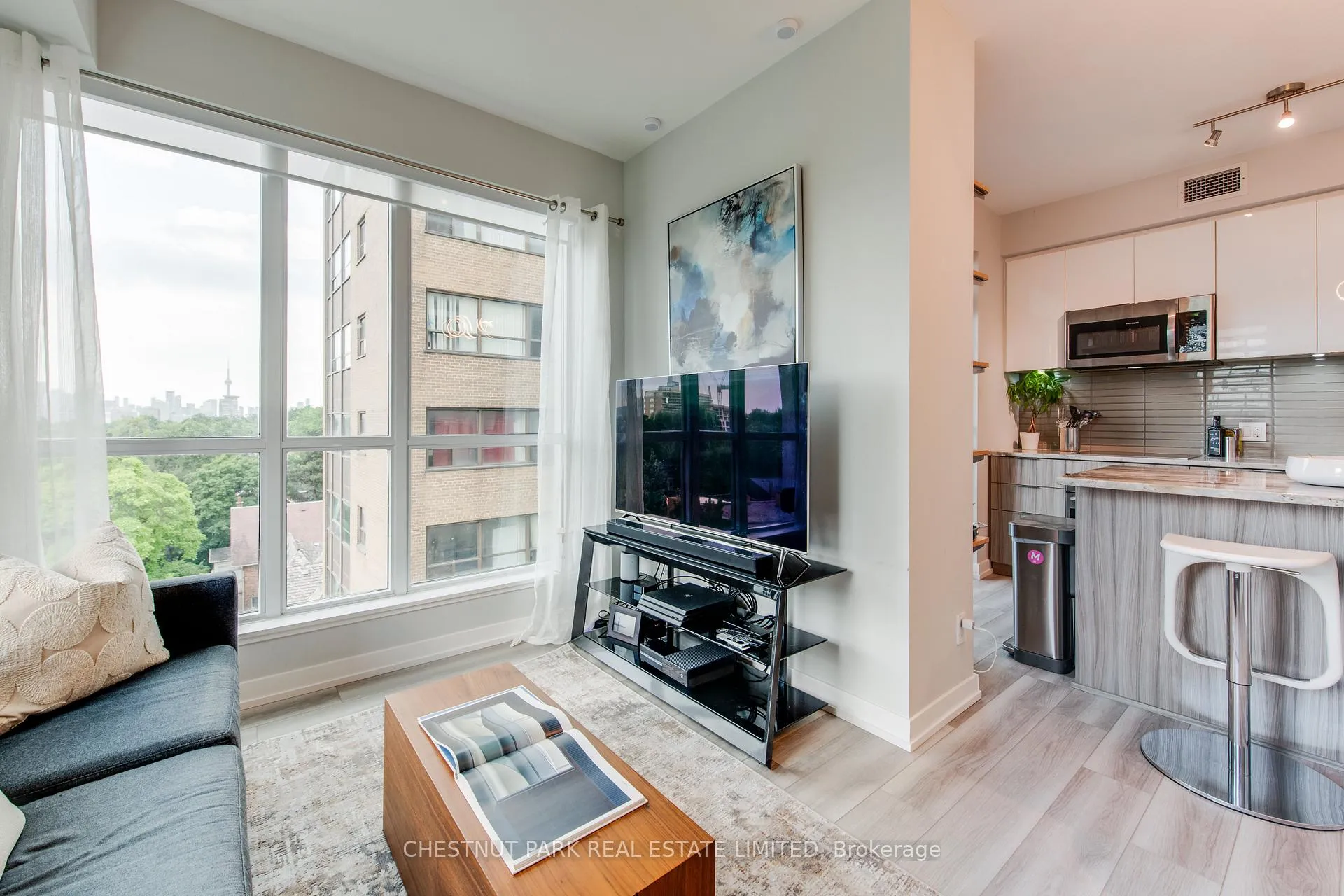 Photo 4 of Unit 614, 223 St. Clair Avenue W, Toronto, Casa Loma — HOMEH