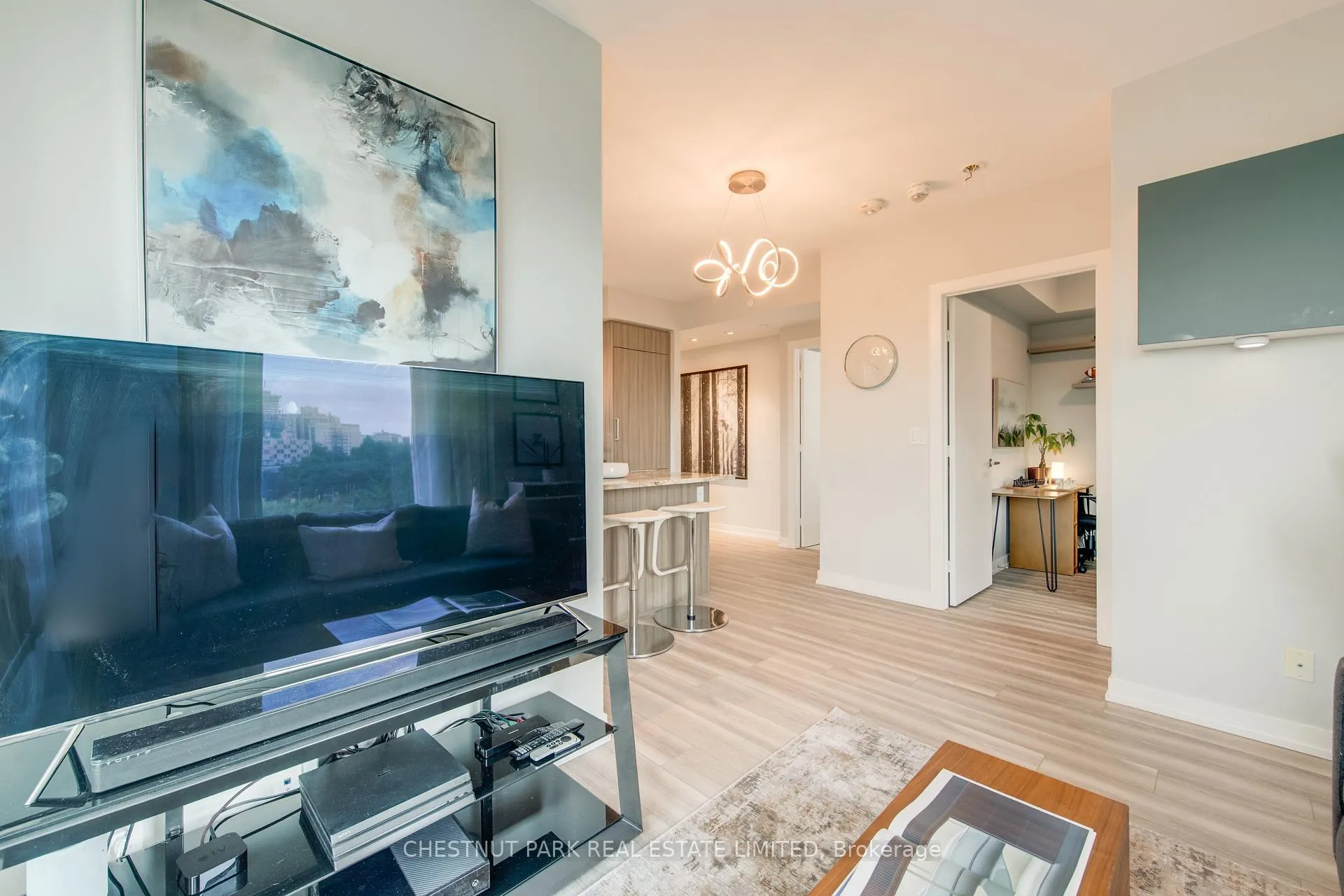 Photo 5 of Unit 614, 223 St. Clair Avenue W, Toronto, Casa Loma — HOMEH