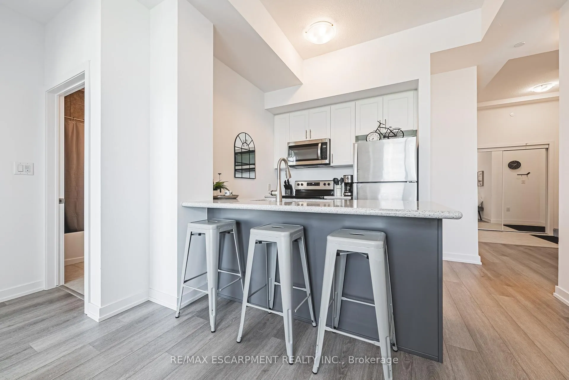 Photo 4 of Unit 505, 460 Dundas Street E, Hamilton, Waterdown — HOMEH