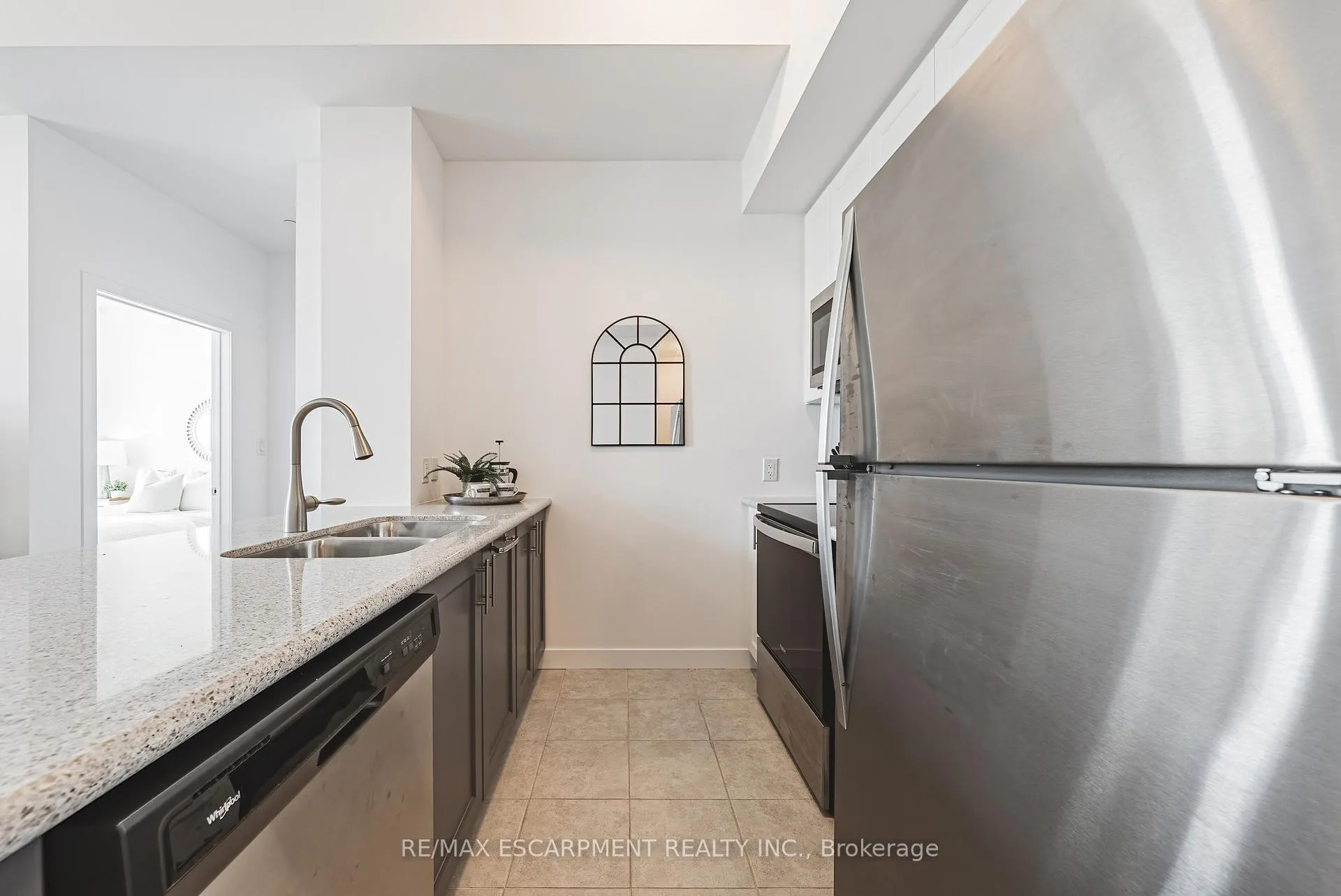 Photo 9 of Unit 505, 460 Dundas Street E, Hamilton, Waterdown — HOMEH