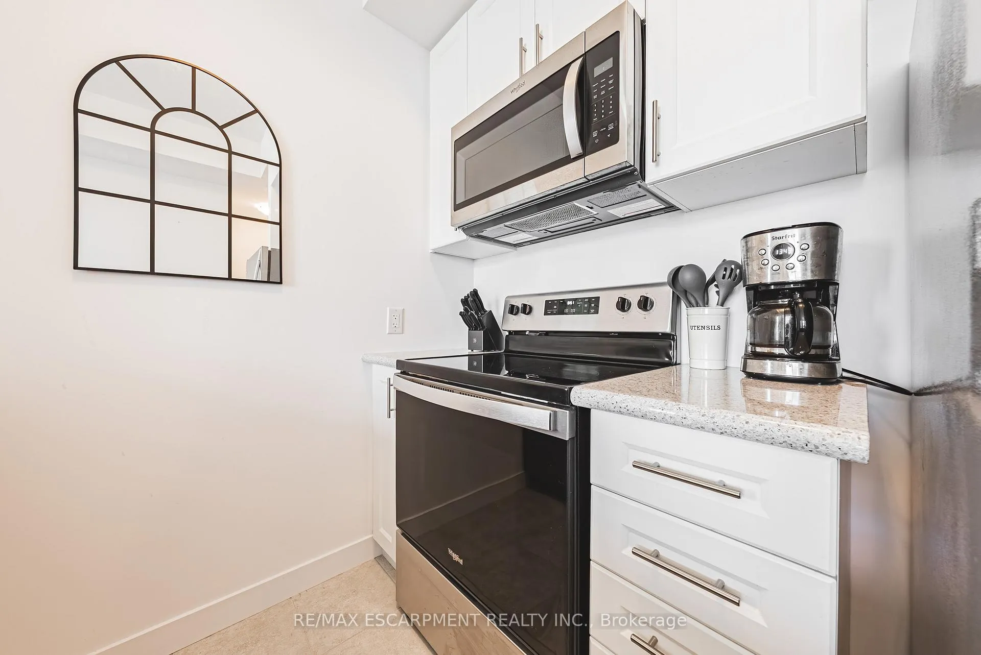 Photo 10 of Unit 505, 460 Dundas Street E, Hamilton, Waterdown — HOMEH