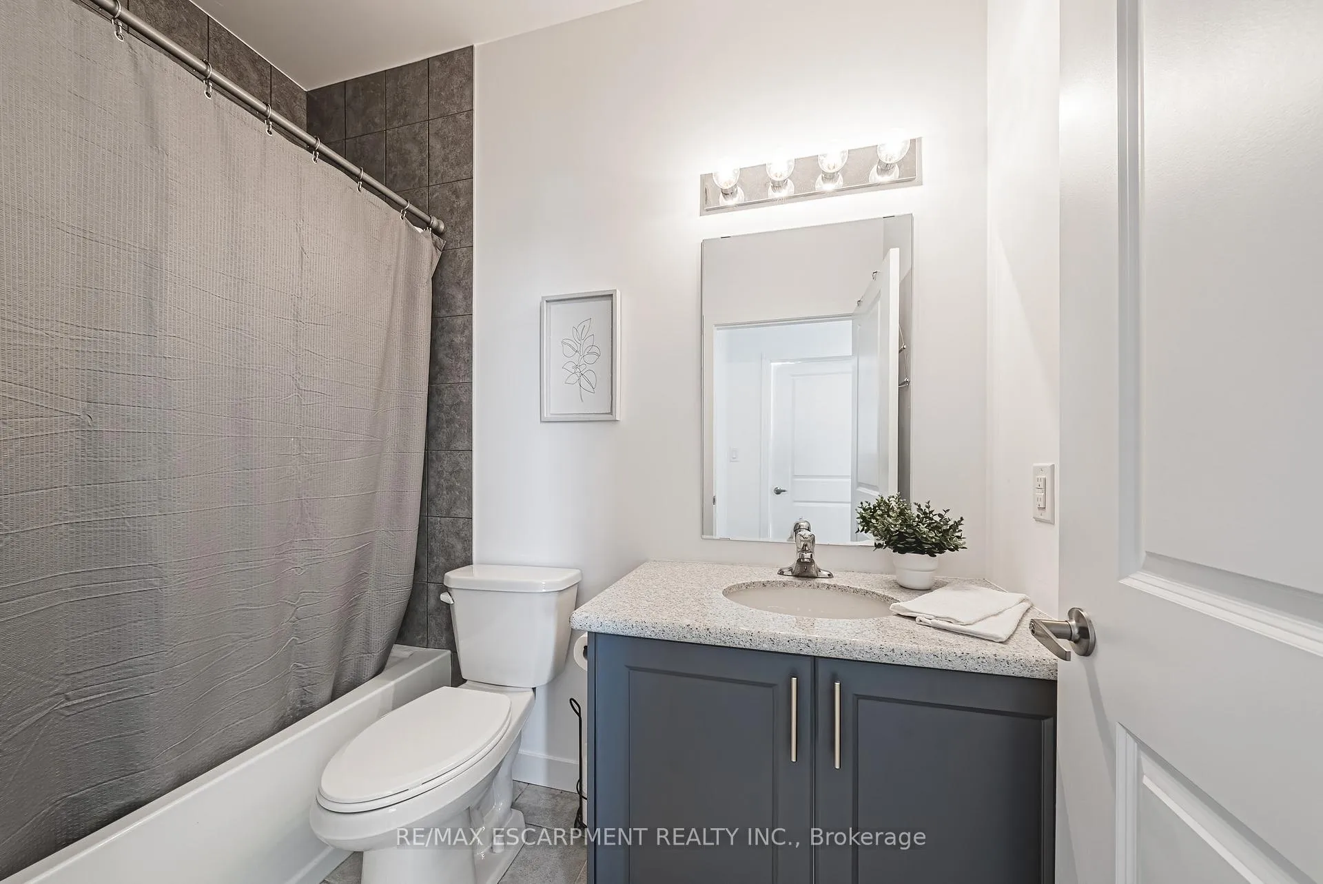 Photo 15 of Unit 505, 460 Dundas Street E, Hamilton, Waterdown — HOMEH