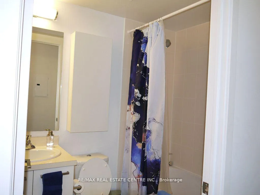Photo 8 of Unit 302, 12 York Street, Toronto, Waterfront Communities — HOMEH