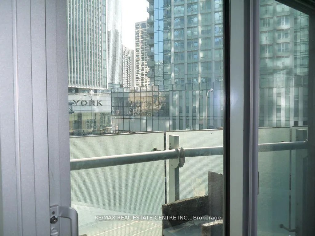 Photo 9 of Unit 302, 12 York Street, Toronto, Waterfront Communities — HOMEH