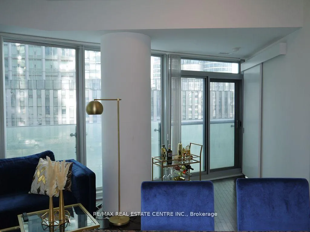 Photo 11 of Unit 302, 12 York Street, Toronto, Waterfront Communities — HOMEH