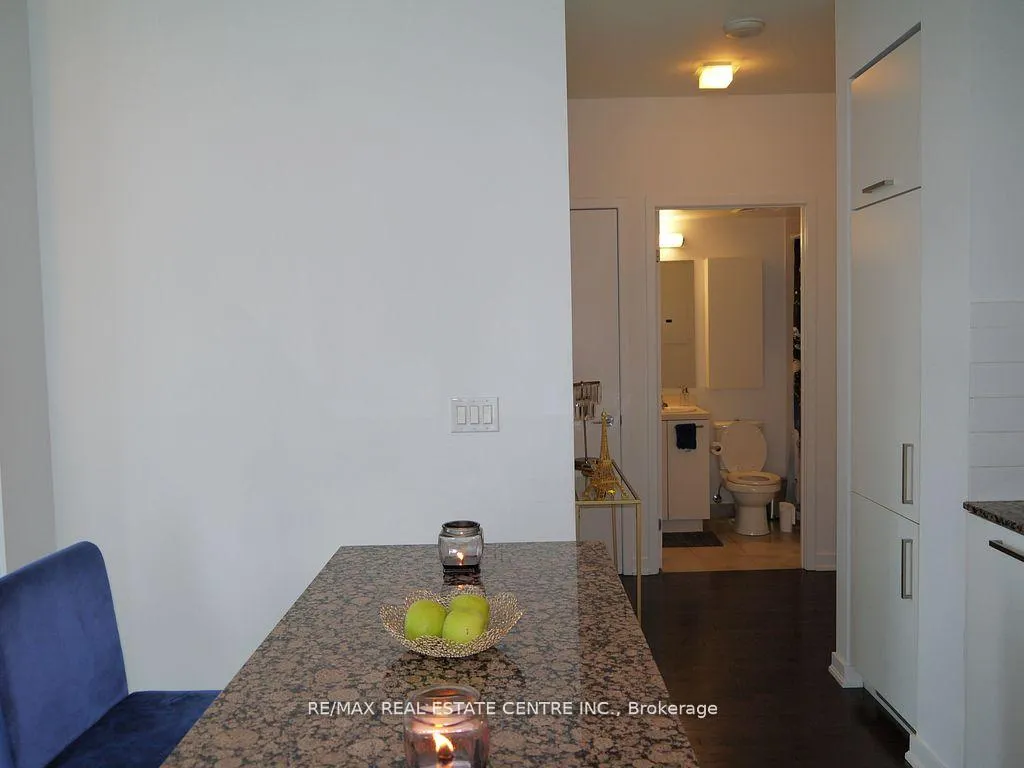 Photo 17 of Unit 302, 12 York Street, Toronto, Waterfront Communities — HOMEH