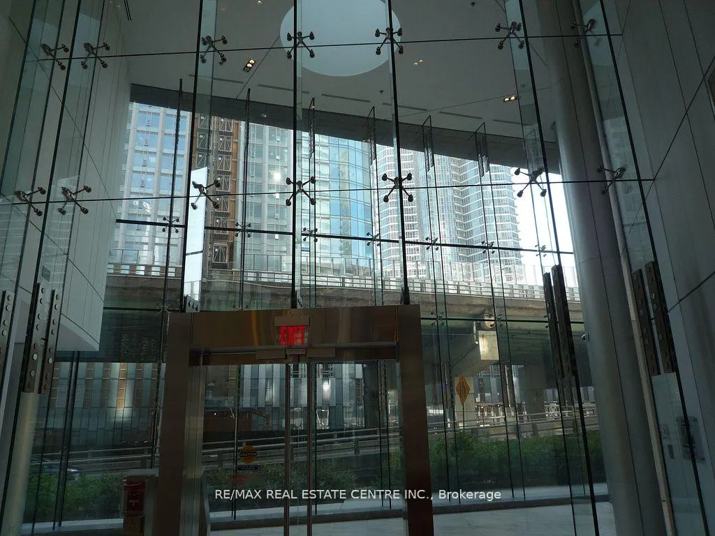 Photo 20 of Unit 302, 12 York Street, Toronto, Waterfront Communities — HOMEH
