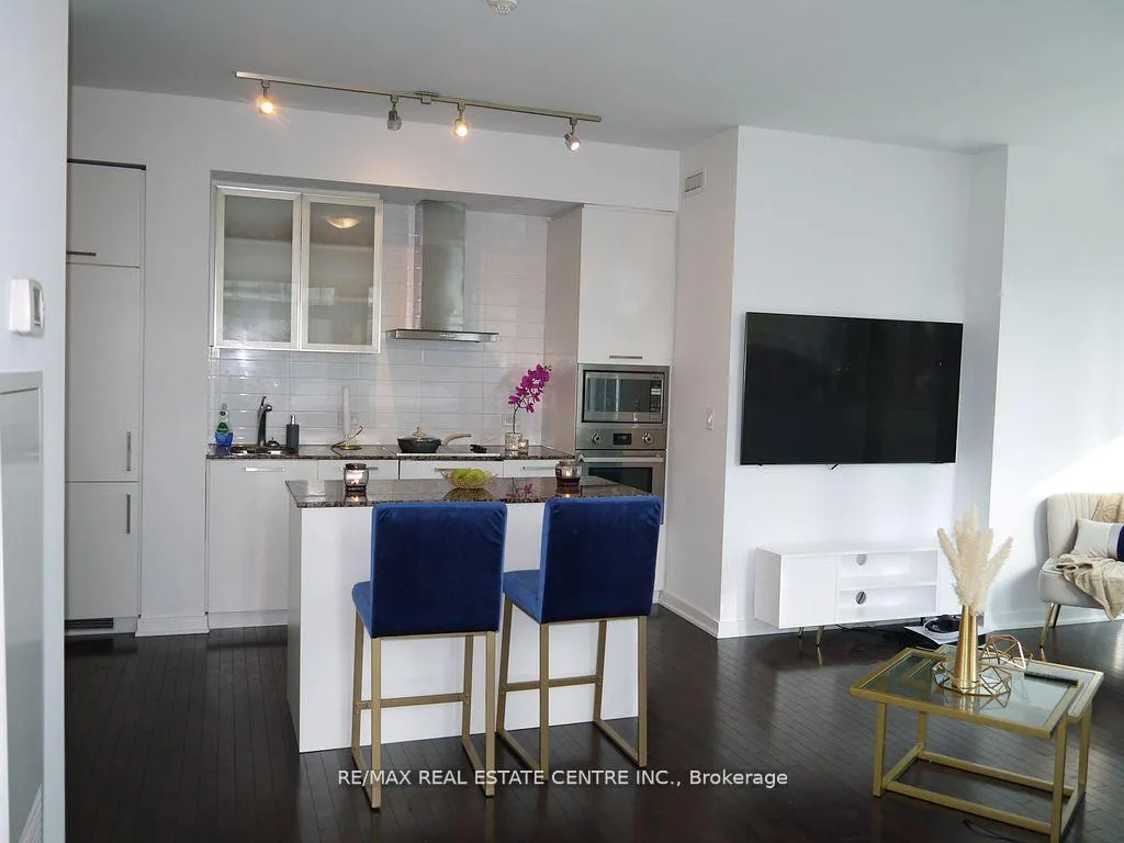 Photo 22 of Unit 302, 12 York Street, Toronto, Waterfront Communities — HOMEH