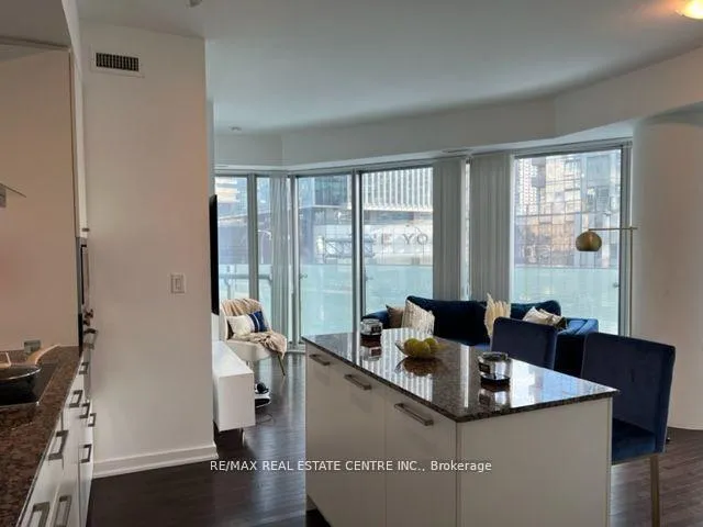 Photo 23 of Unit 302, 12 York Street, Toronto, Waterfront Communities — HOMEH