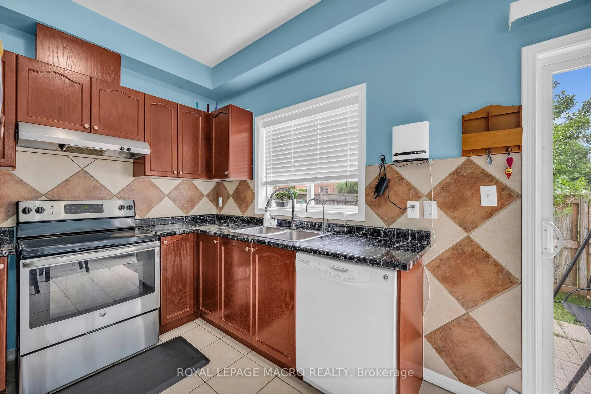 Photo 7 of Unit 17, 170 Dewitt Road, Hamilton, Stoney Creek — HOMEH