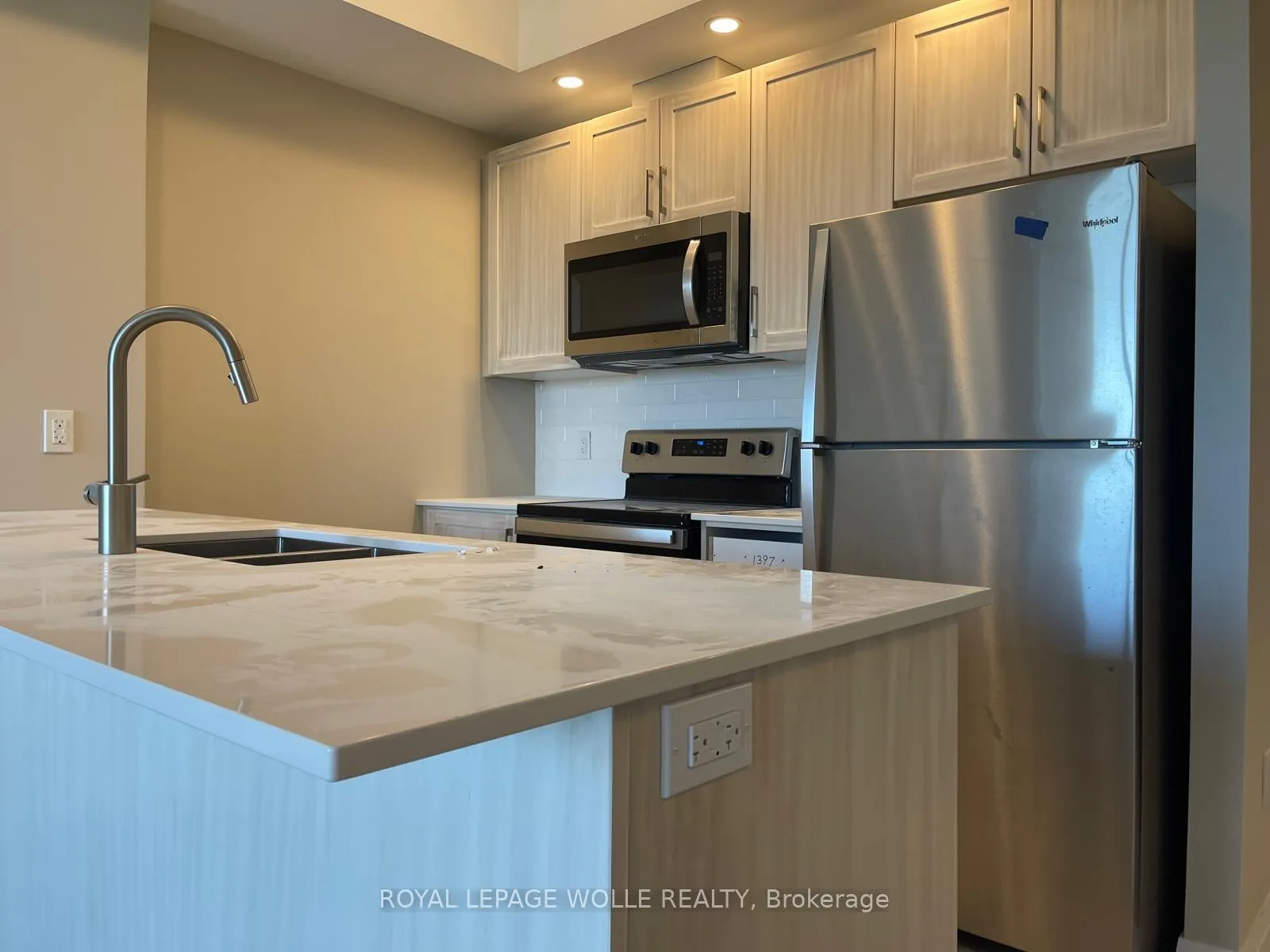 Photo 2 of Unit 2307, 108 Garment Street, Kitchener — HOMEH