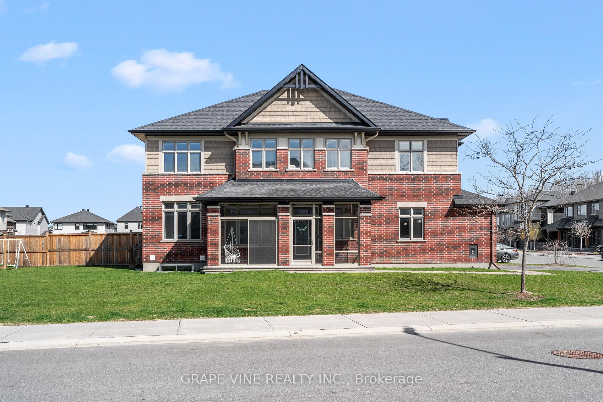 Photo 1 of 535 Rowers Way, Ottawa, Riverside South/Gloucester Glen — HOMEH