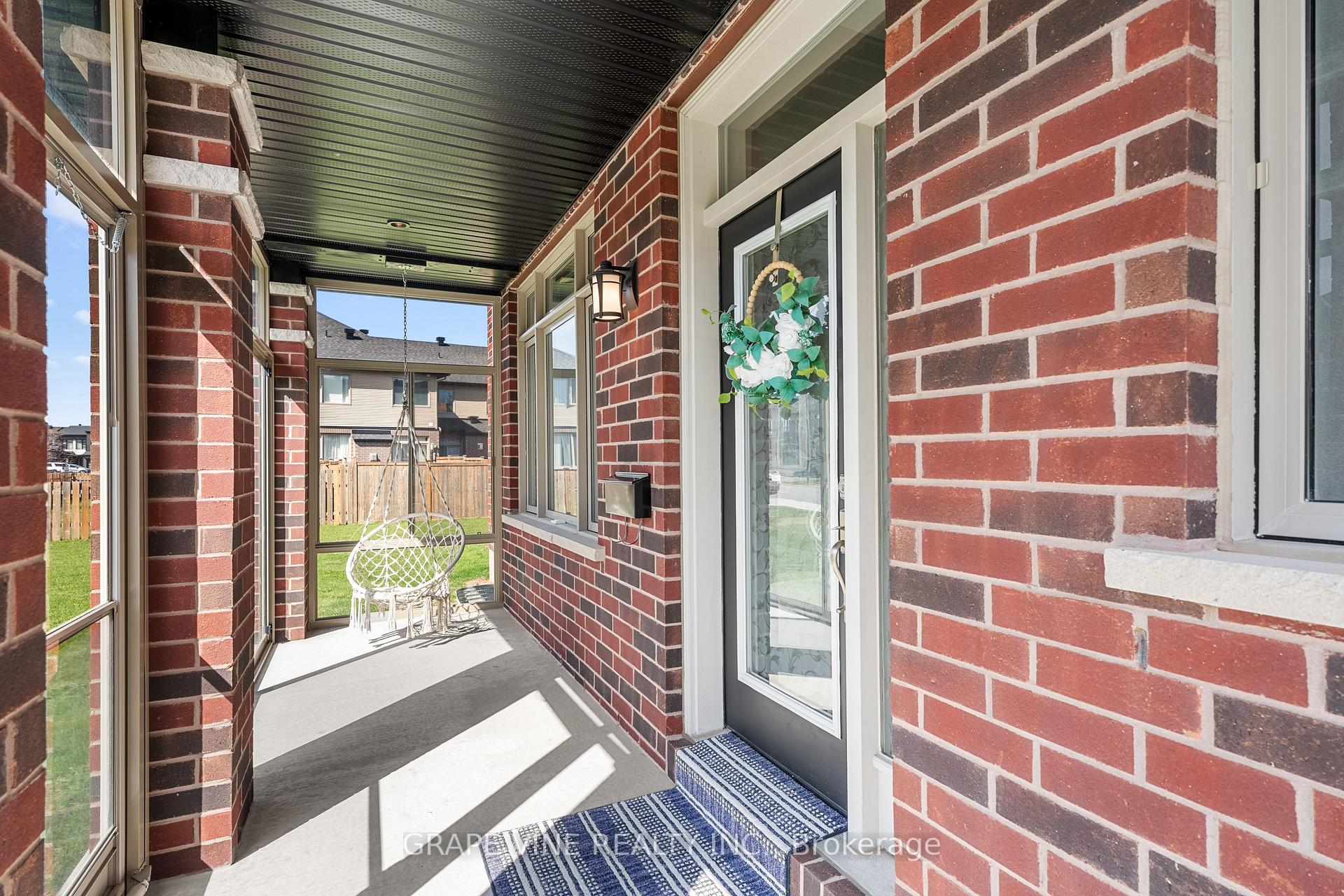Photo 5 of 535 Rowers Way, Ottawa, Riverside South/Gloucester Glen — HOMEH