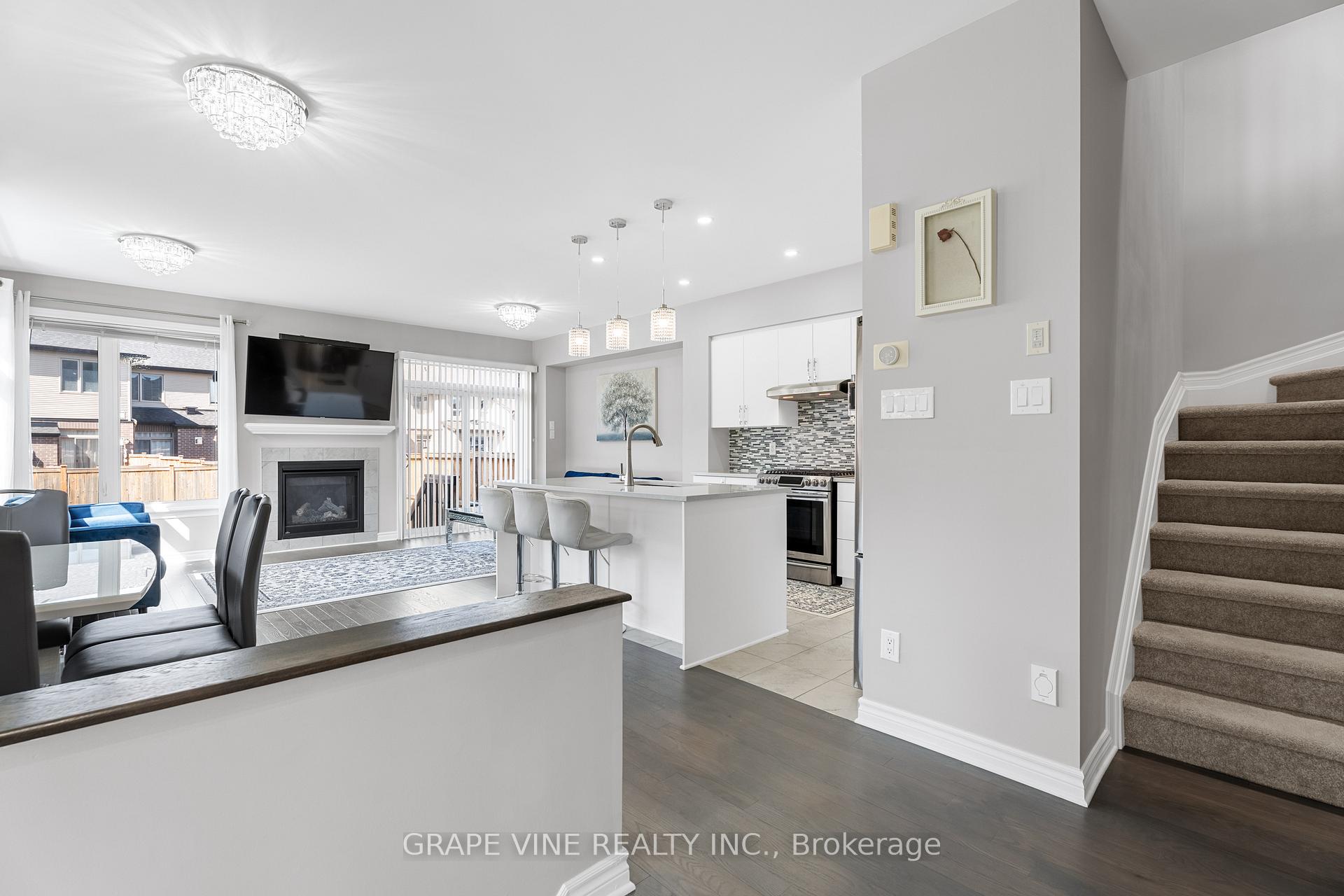 Photo 9 of 535 Rowers Way, Ottawa, Riverside South/Gloucester Glen — HOMEH