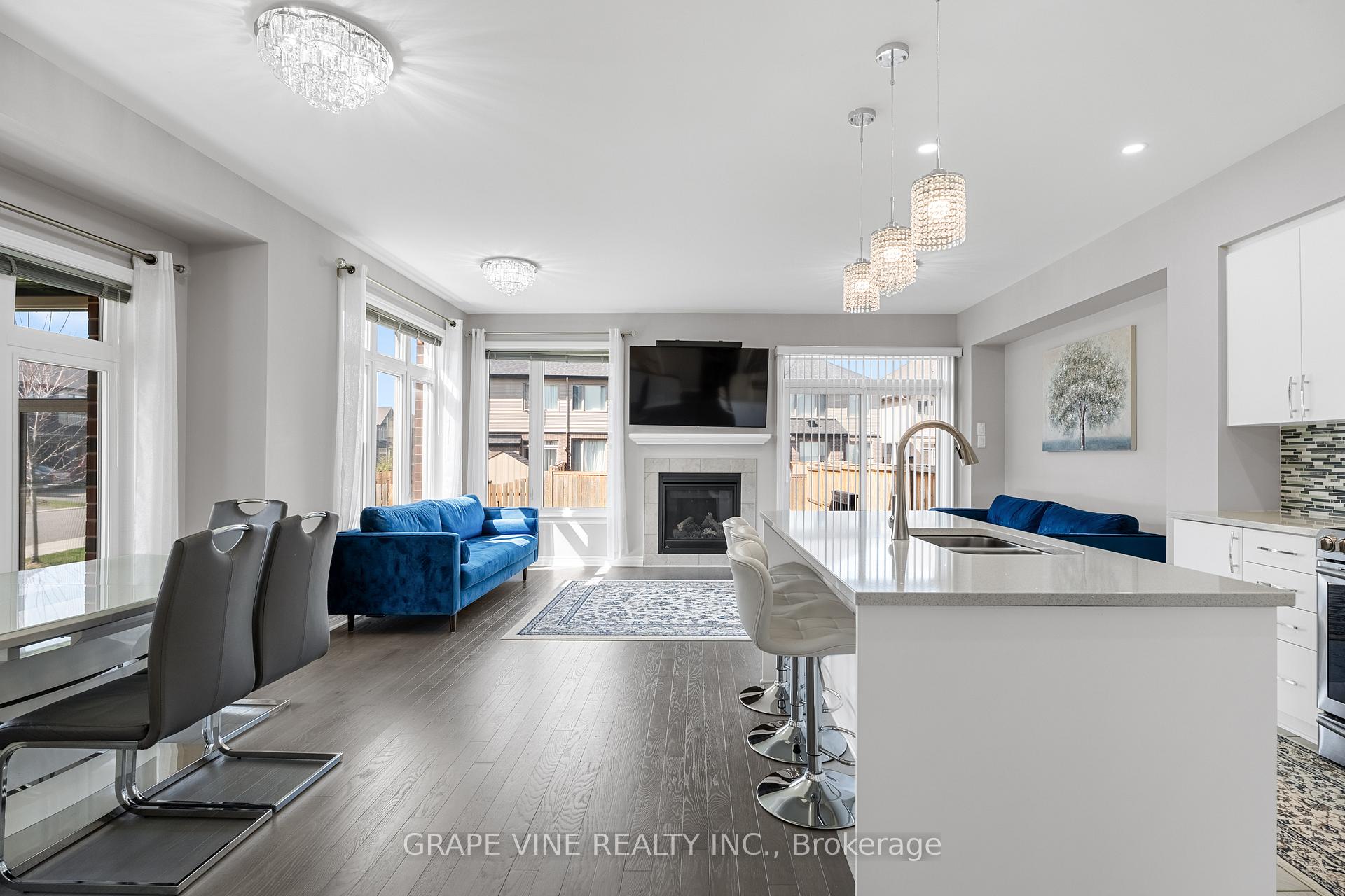 Photo 10 of 535 Rowers Way, Ottawa, Riverside South/Gloucester Glen — HOMEH