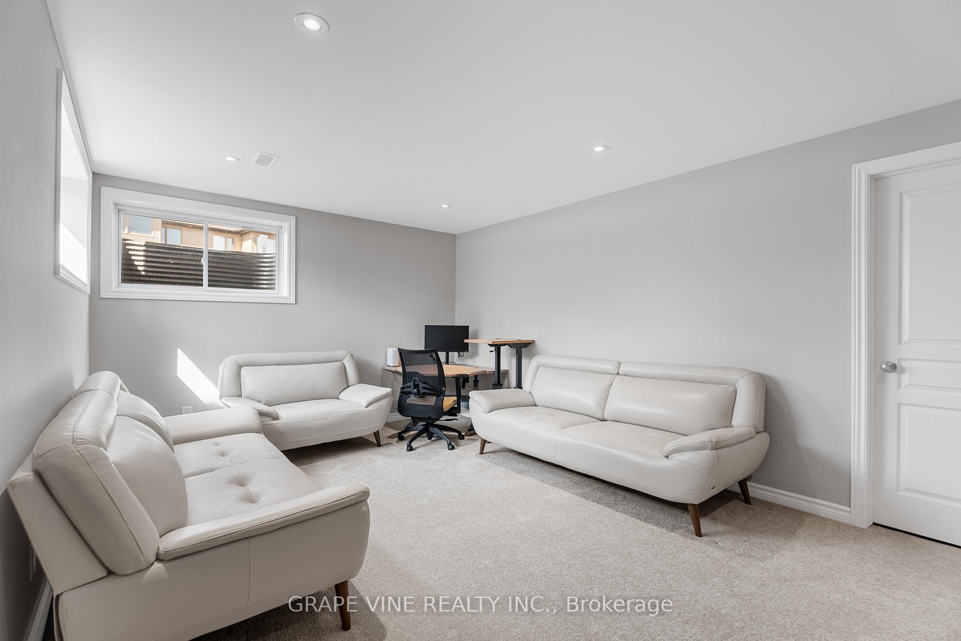 Photo 36 of 535 Rowers Way, Ottawa, Riverside South/Gloucester Glen — HOMEH