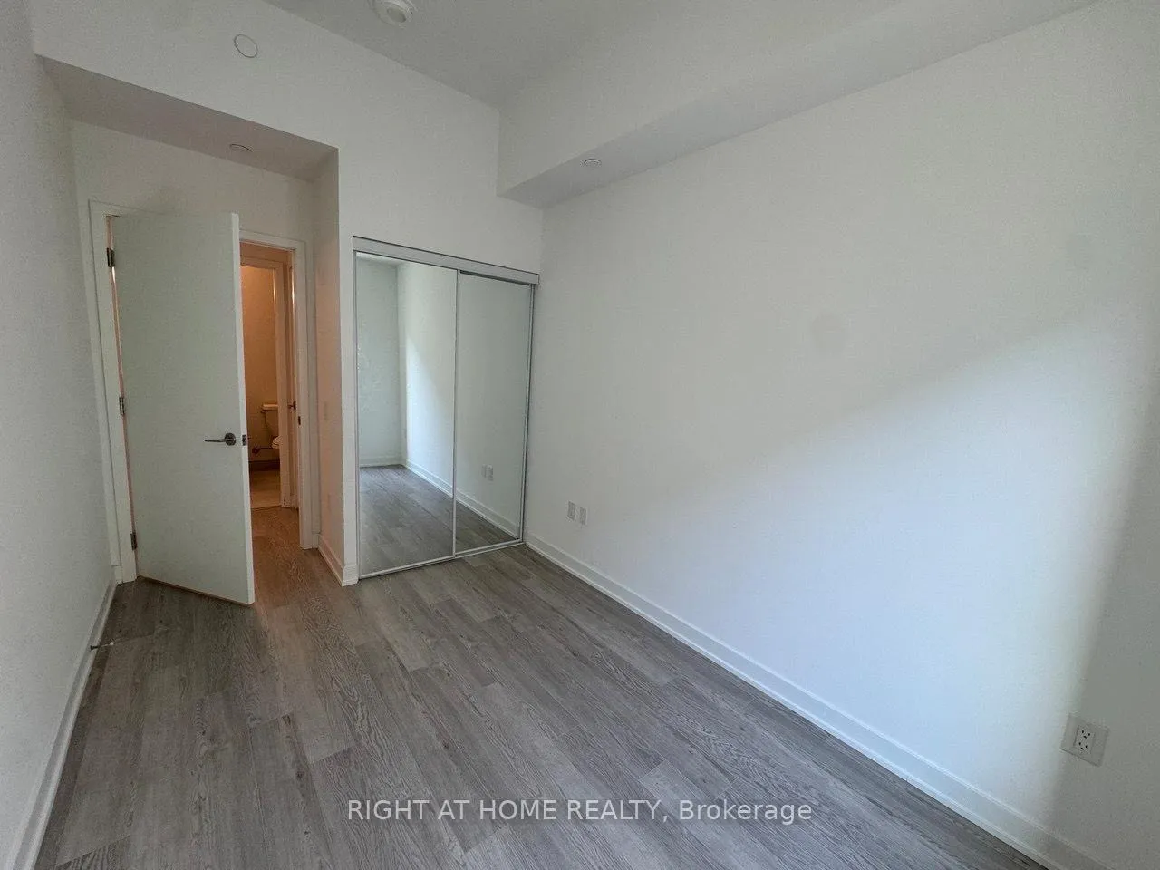 Photo 17 of Unit 201, 3 Strathgowan Avenue, Toronto, Lawrence Park South — HOMEH