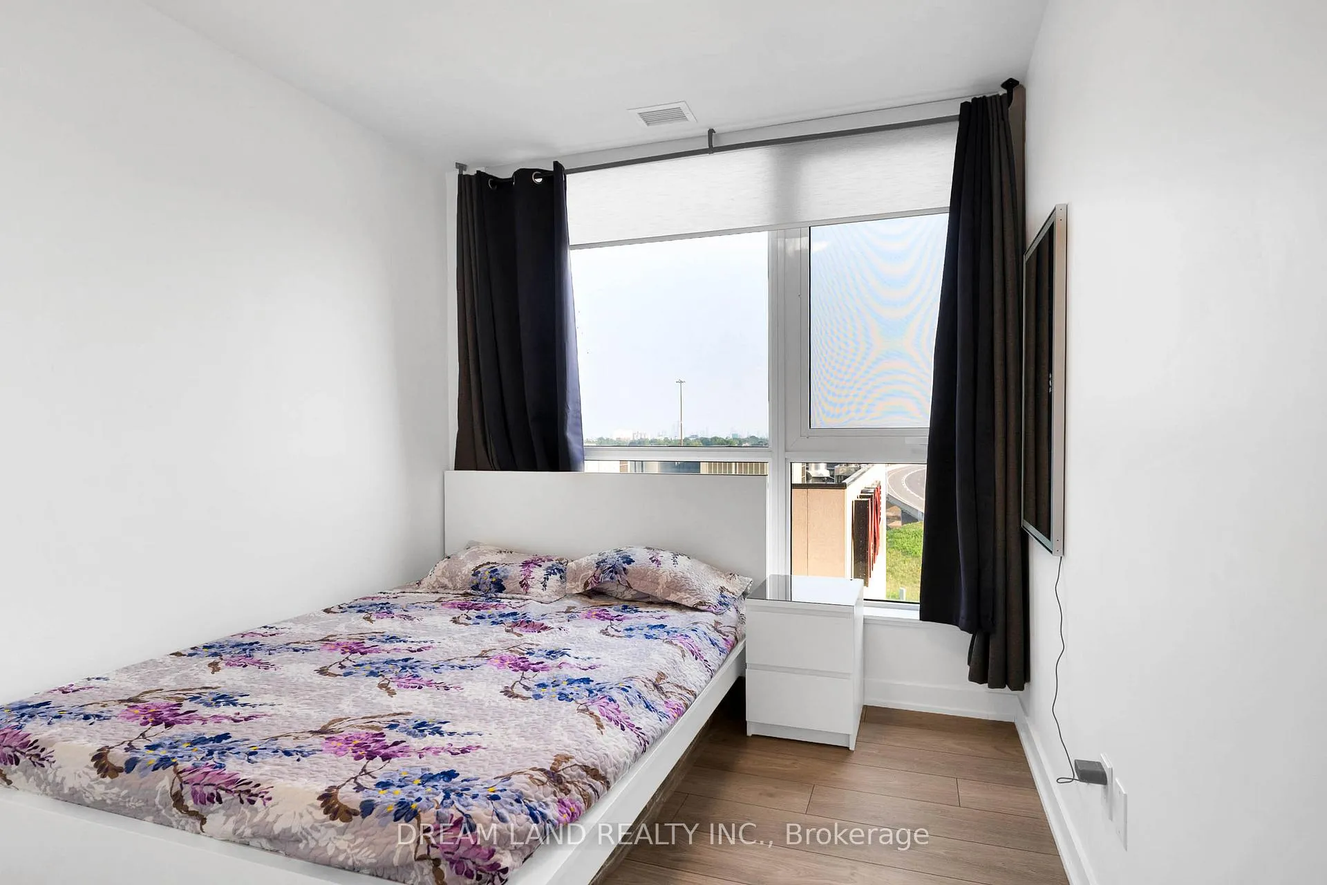 Photo 26 of Unit 621, 8 Tippett Road, North York, Clanton Park — HOMEH