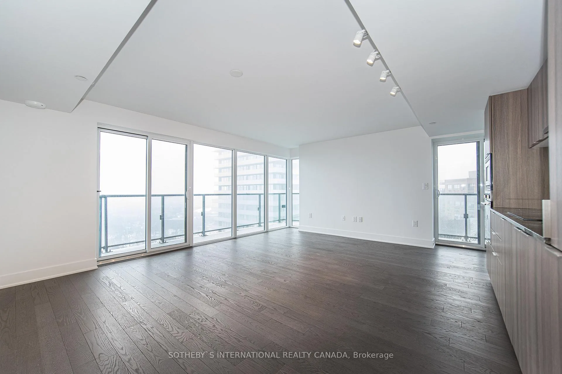 Front of Unit 2714, 955 Bay Street
