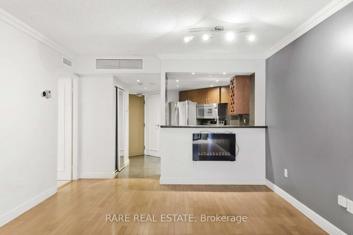 Photo 5 of Unit 310, 1001 Bay Street, Toronto, Bay Street Corridor — HOMEH