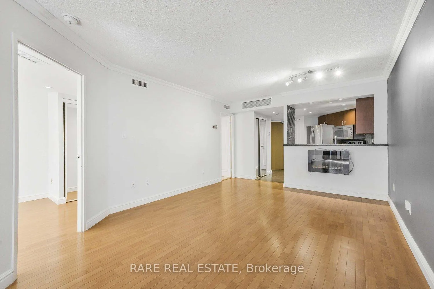 Photo 6 of Unit 310, 1001 Bay Street, Toronto, Bay Street Corridor — HOMEH