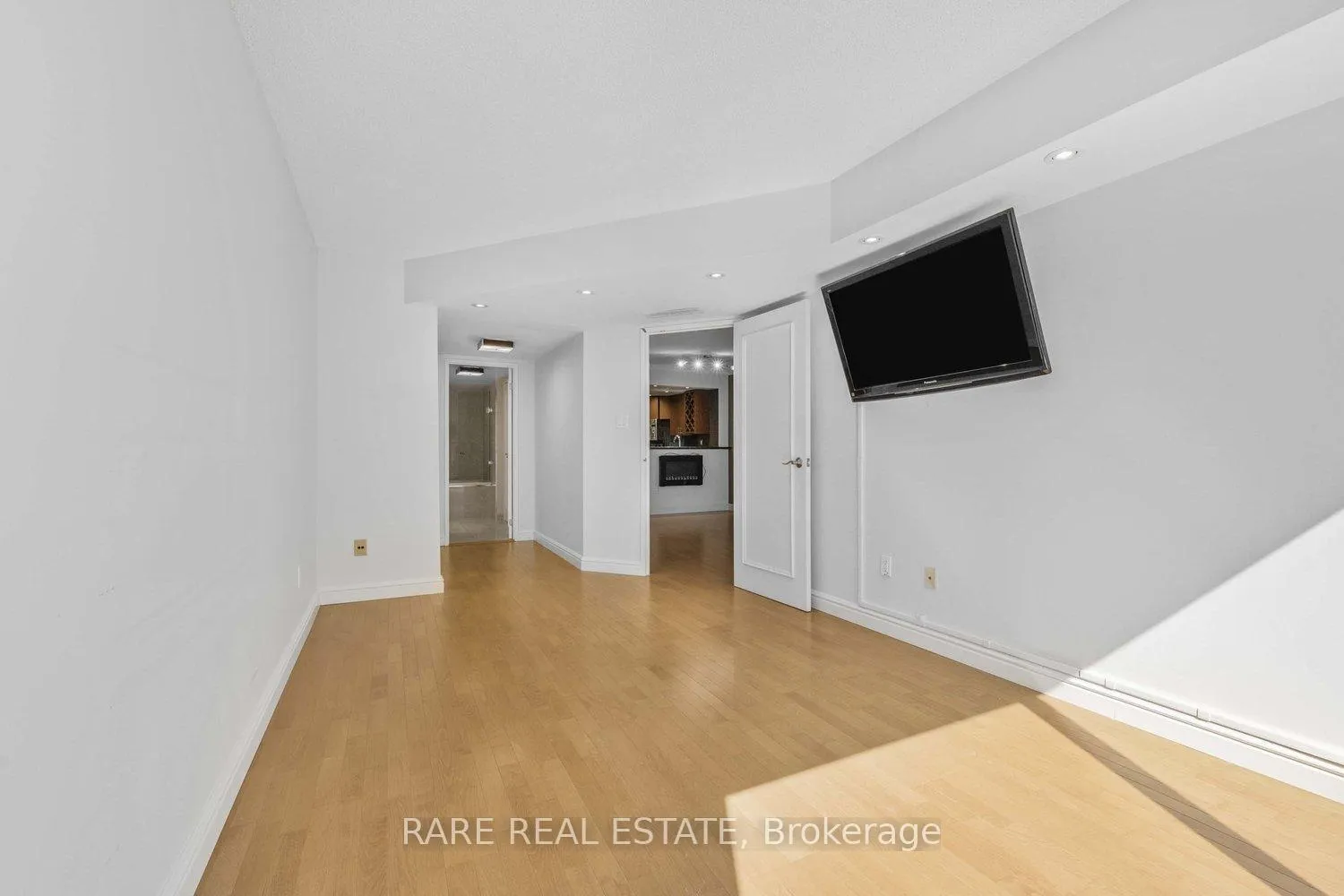 Photo 16 of Unit 310, 1001 Bay Street, Toronto, Bay Street Corridor — HOMEH