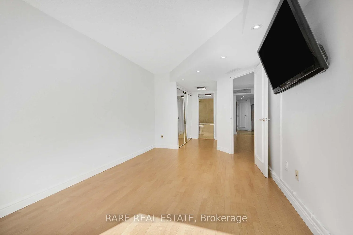 Photo 17 of Unit 310, 1001 Bay Street, Toronto, Bay Street Corridor — HOMEH