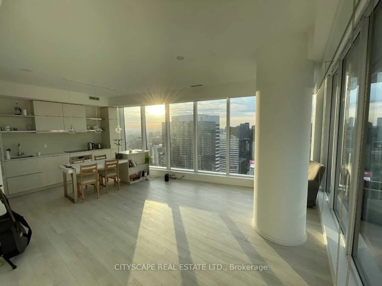 Photo 8 of Unit 4202, 197 Yonge Street, Toronto, Church-Yonge Corridor — HOMEH
