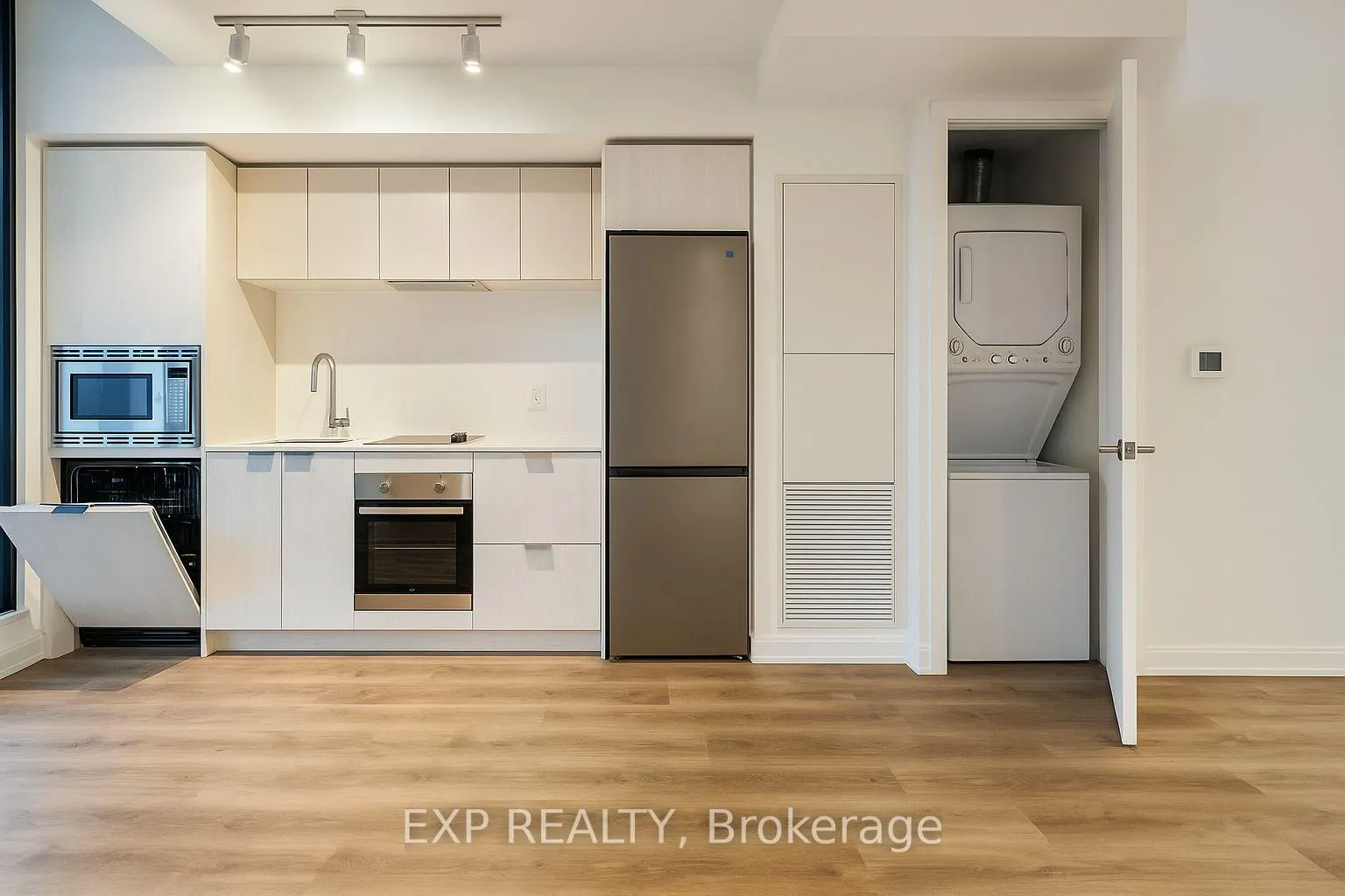 Photo 10 of Unit 509, 1 Jarvis Street, Hamilton, Beasley — HOMEH