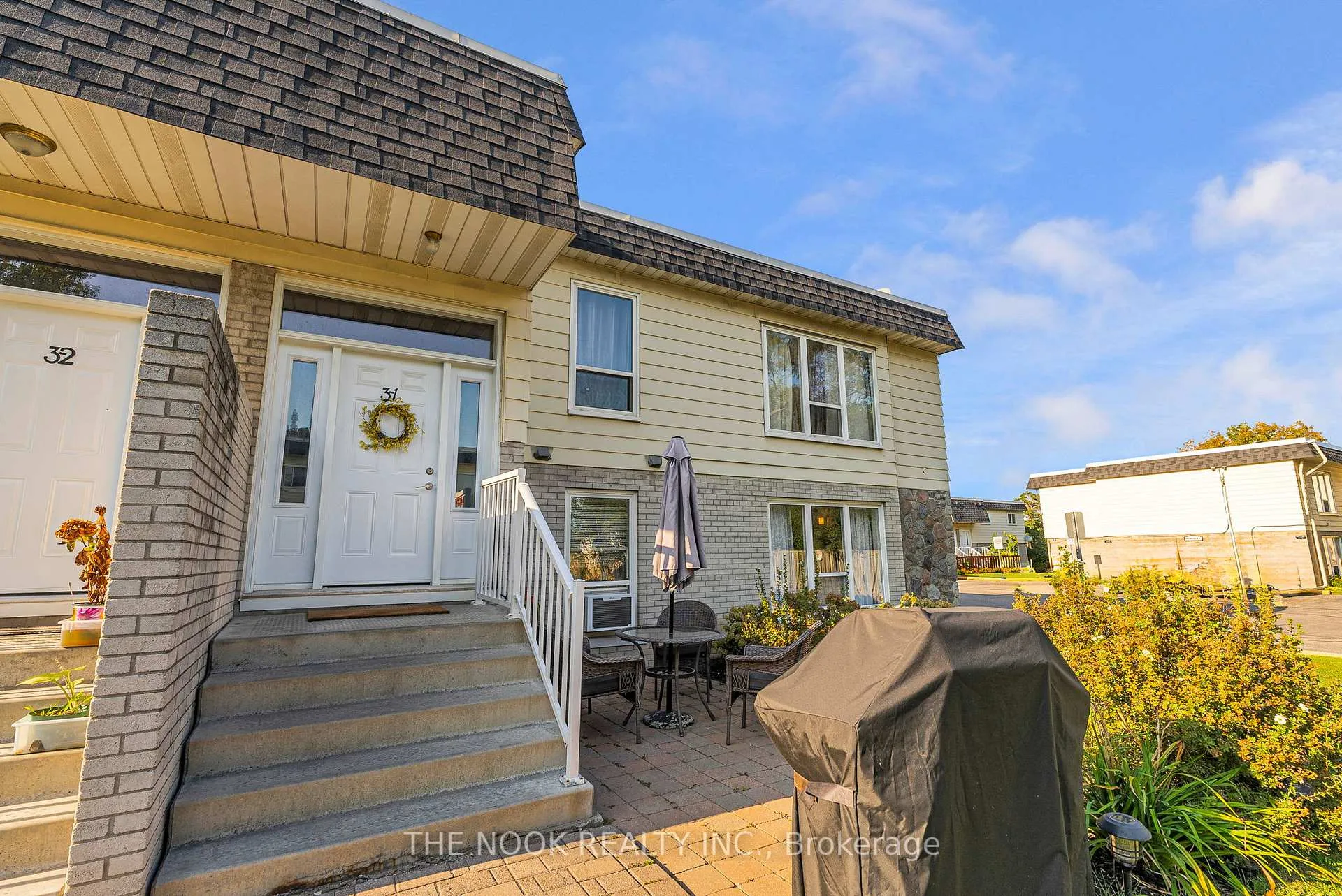 Photo 2 of Unit 3-1, 540 Mary Street, Whitby, Downtown Whitby — HOMEH