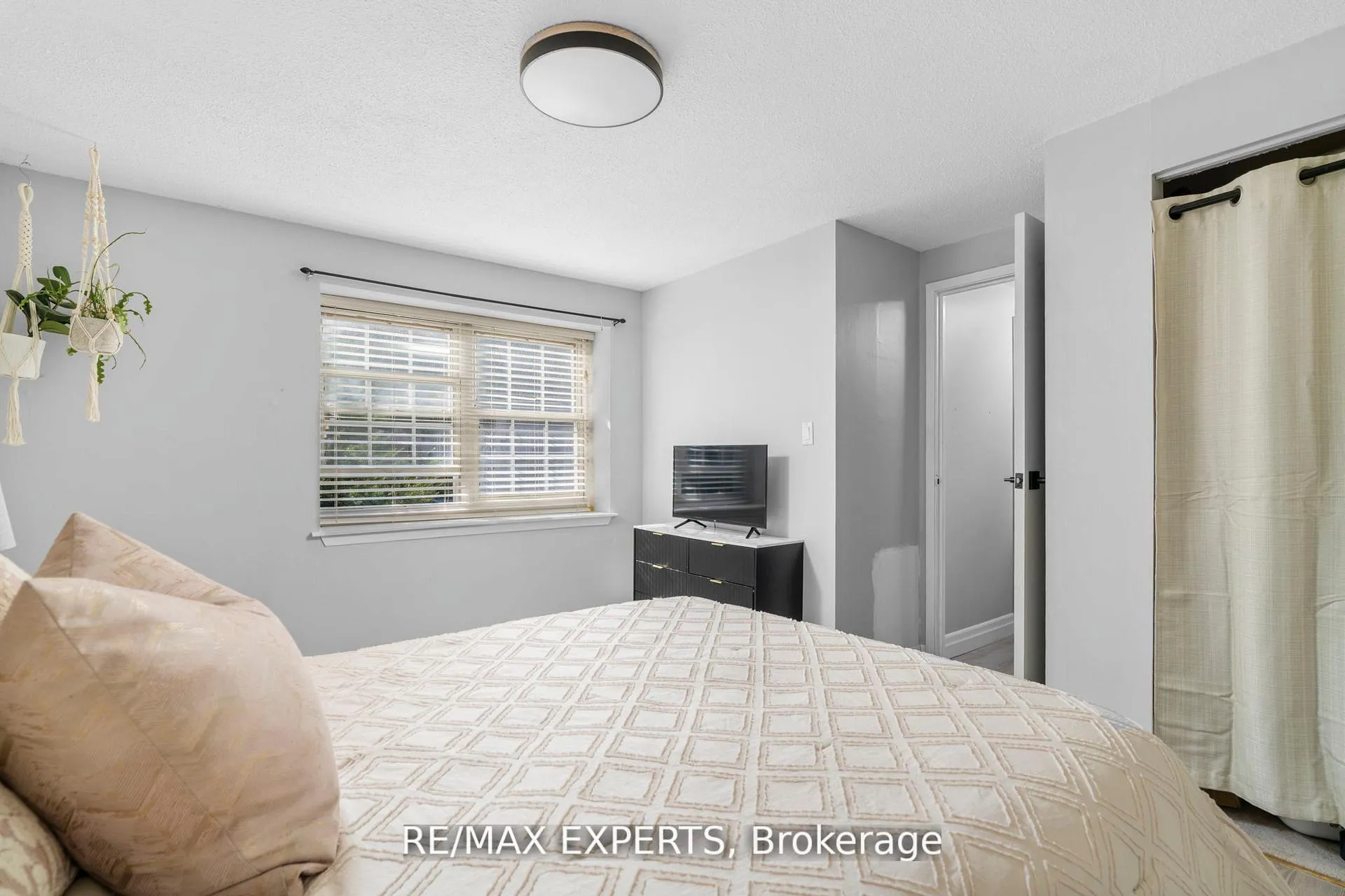 Photo 32 of 128 Heather Avenue, Cambridge — HOMEH