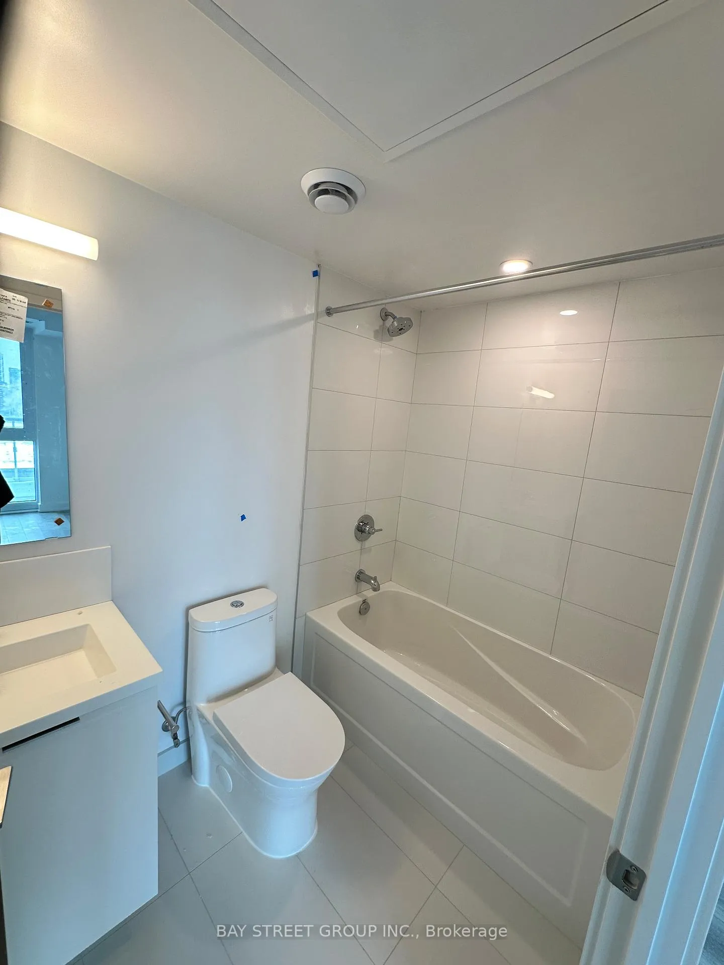 Photo 4 of Unit 3413, 230 Simcoe Street, Toronto, Kensington-Chinatown — HOMEH